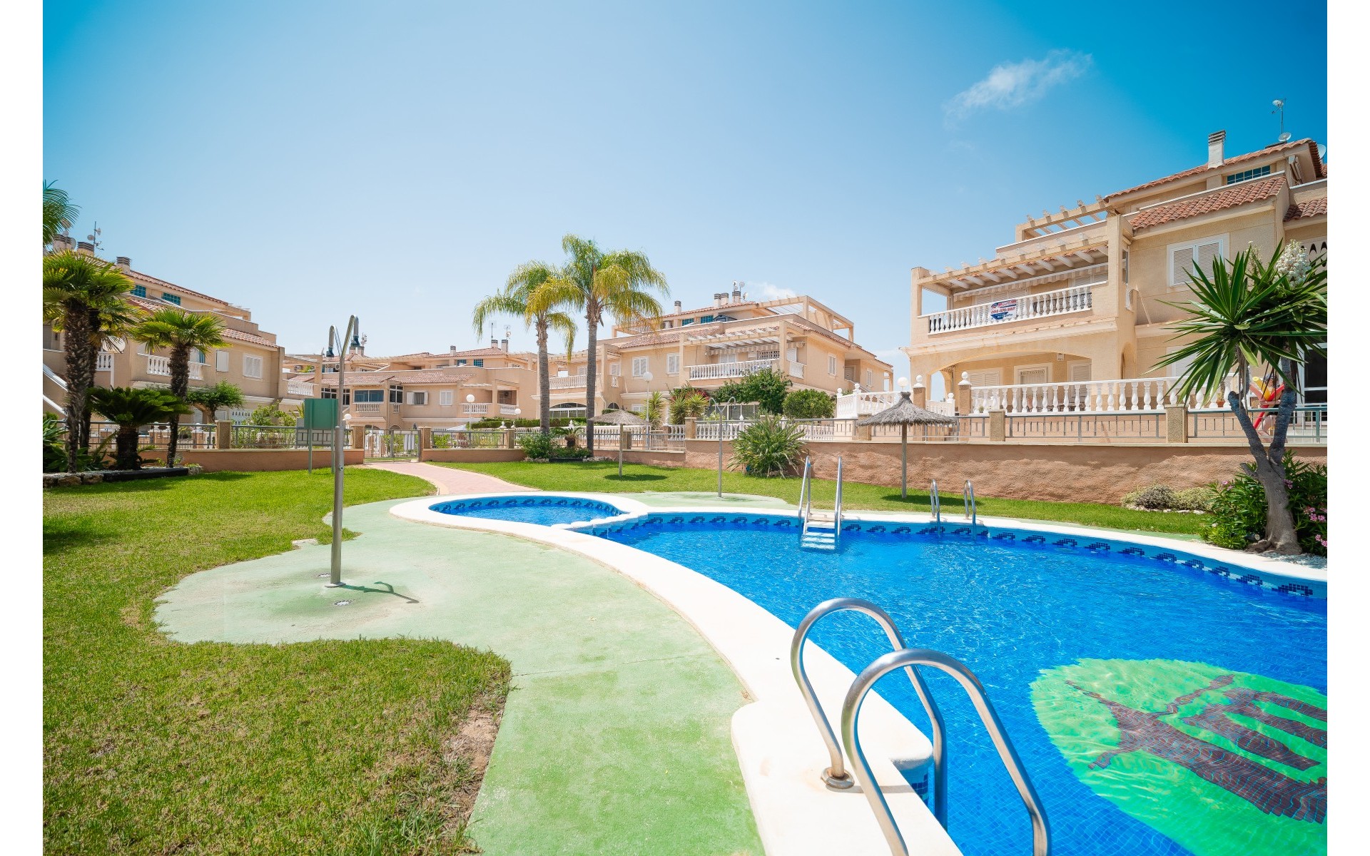 Resale - Villa - Playa Flamenca - Zeniamar