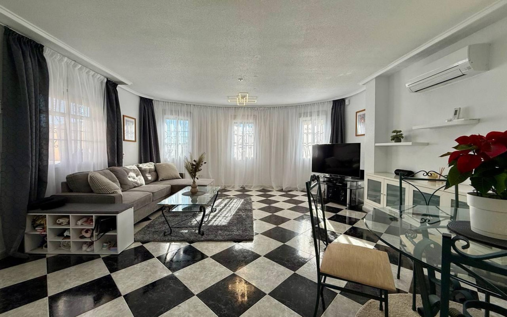 Resale - Villa - Playa Flamenca