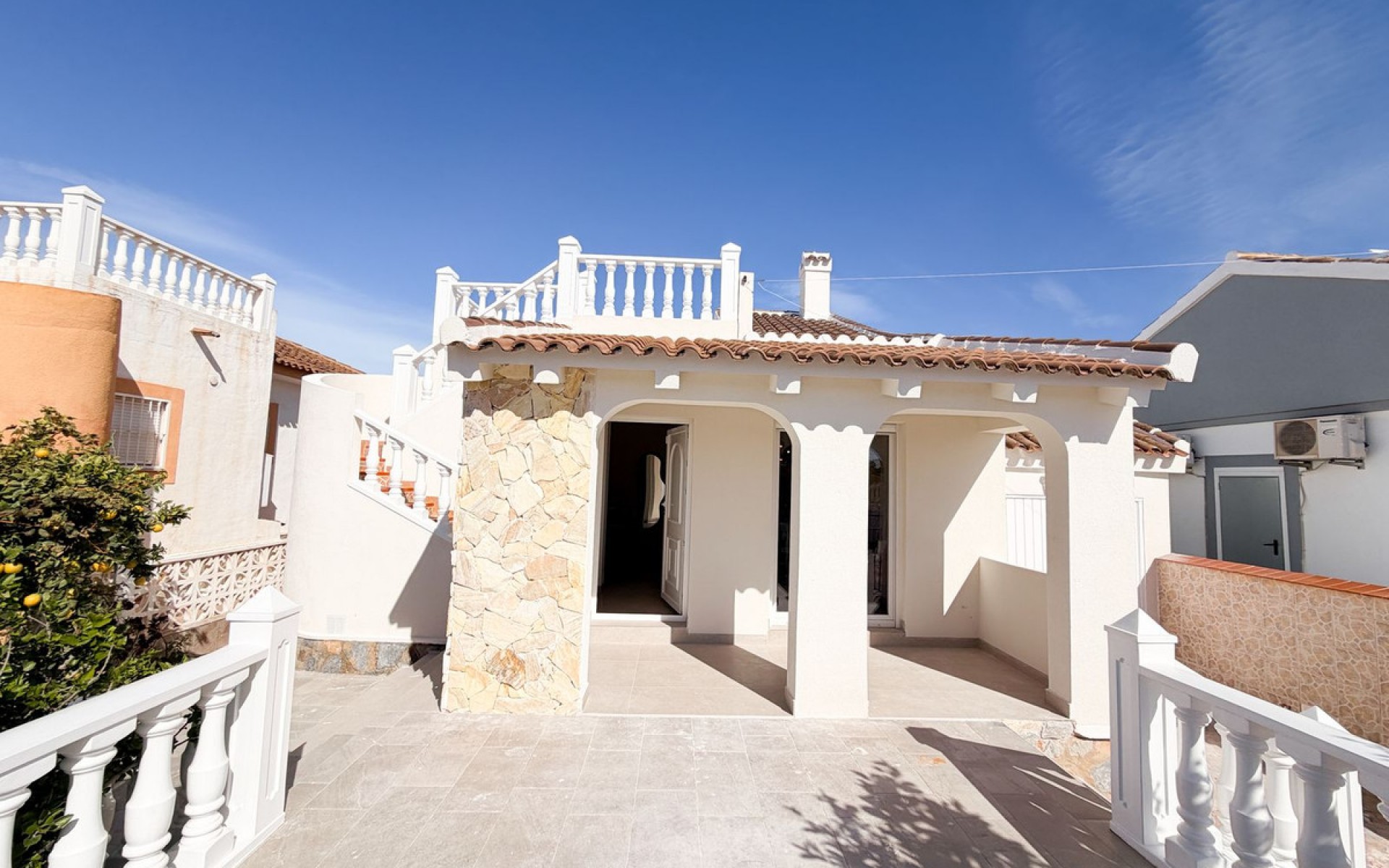 Resale - Villa - Playa Flamenca