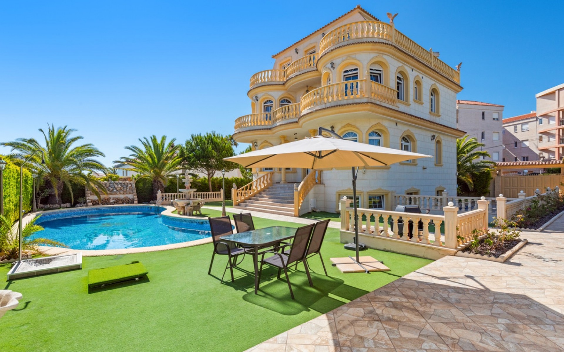 Resale - Villa - Playa Flamenca