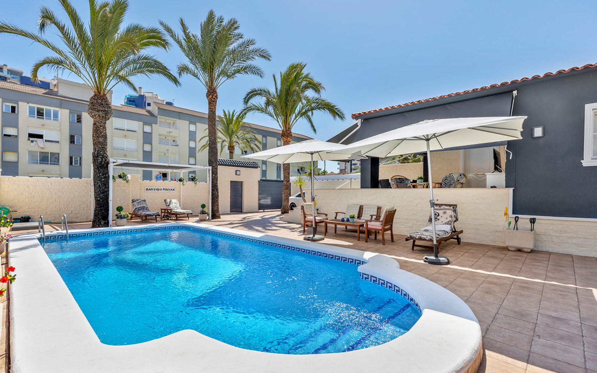 Resale - Villa - Punta Prima - Rocio del Mar