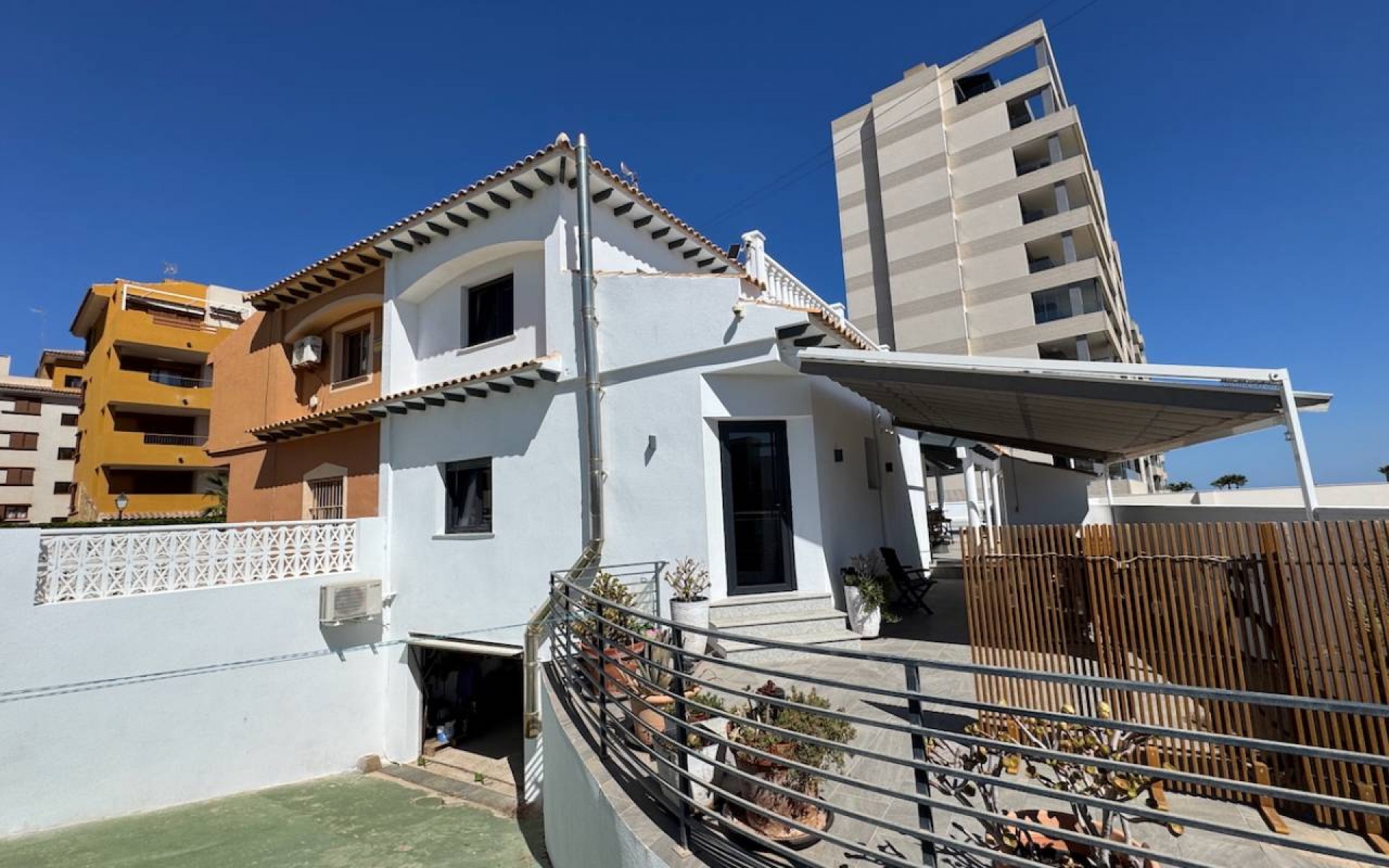 Resale - Villa - Punta Prima