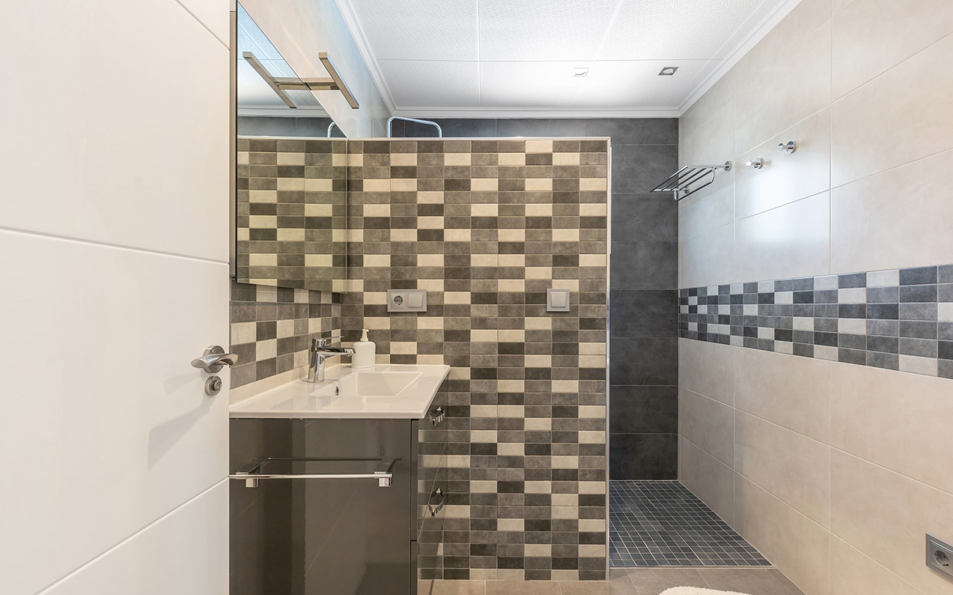 Resale - Villa - Punta Prima