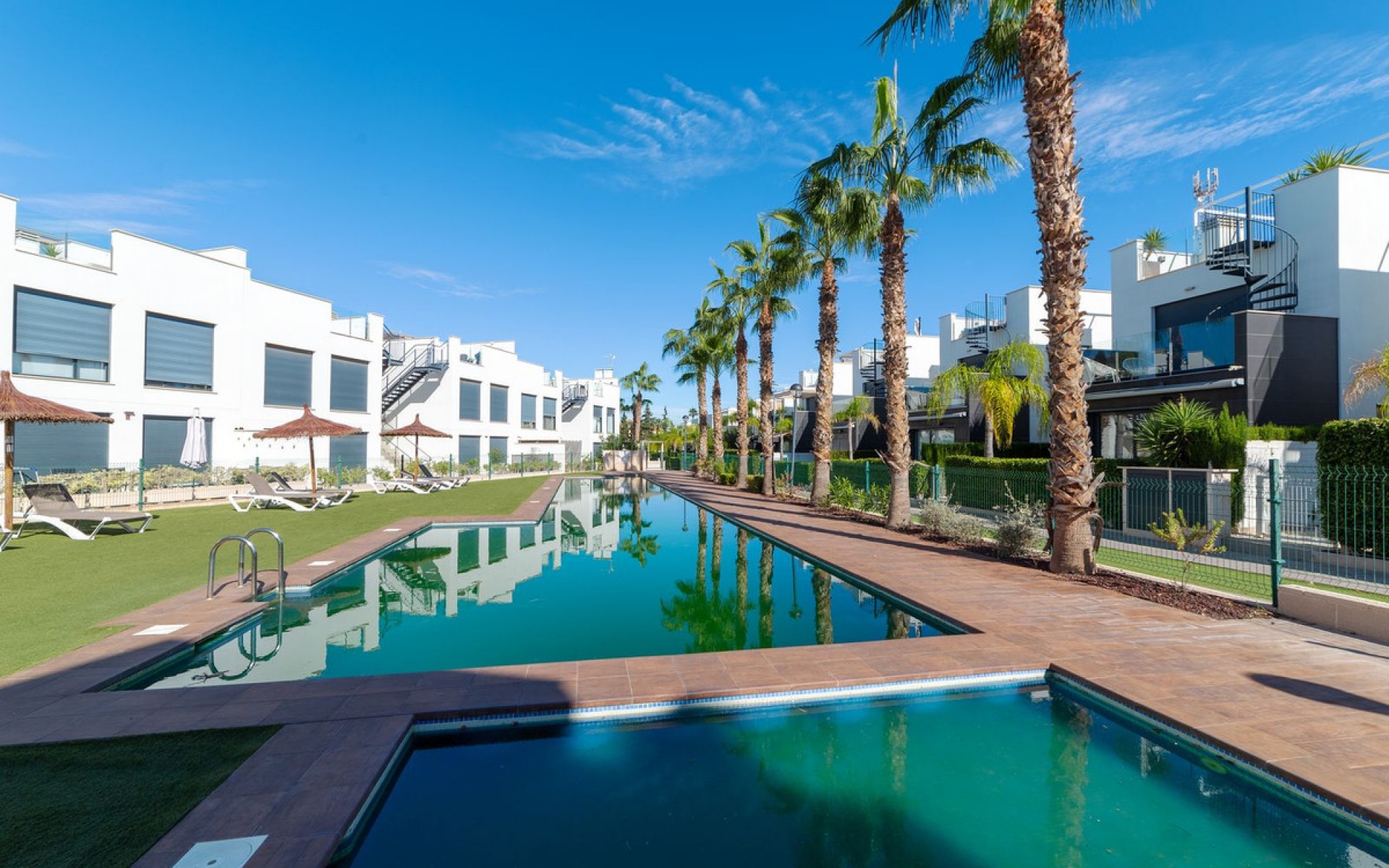 Resale - Villa - Punta Prima