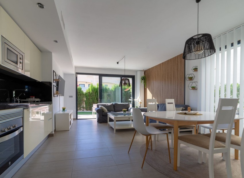 Resale - Villa - Punta Prima