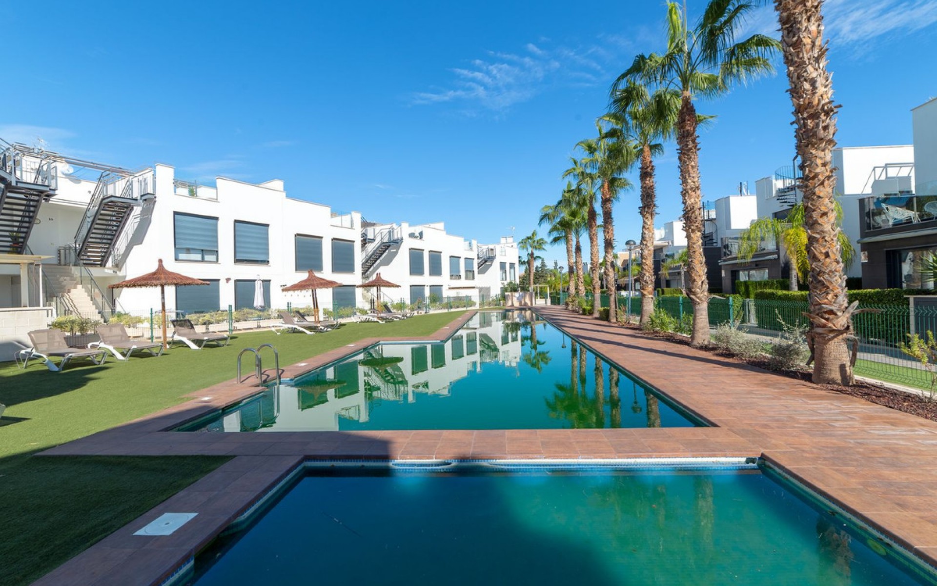 Resale - Villa - Punta Prima