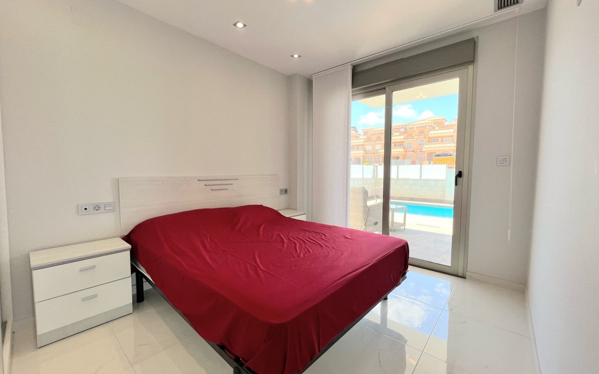 Resale - Villa - Punta Prima