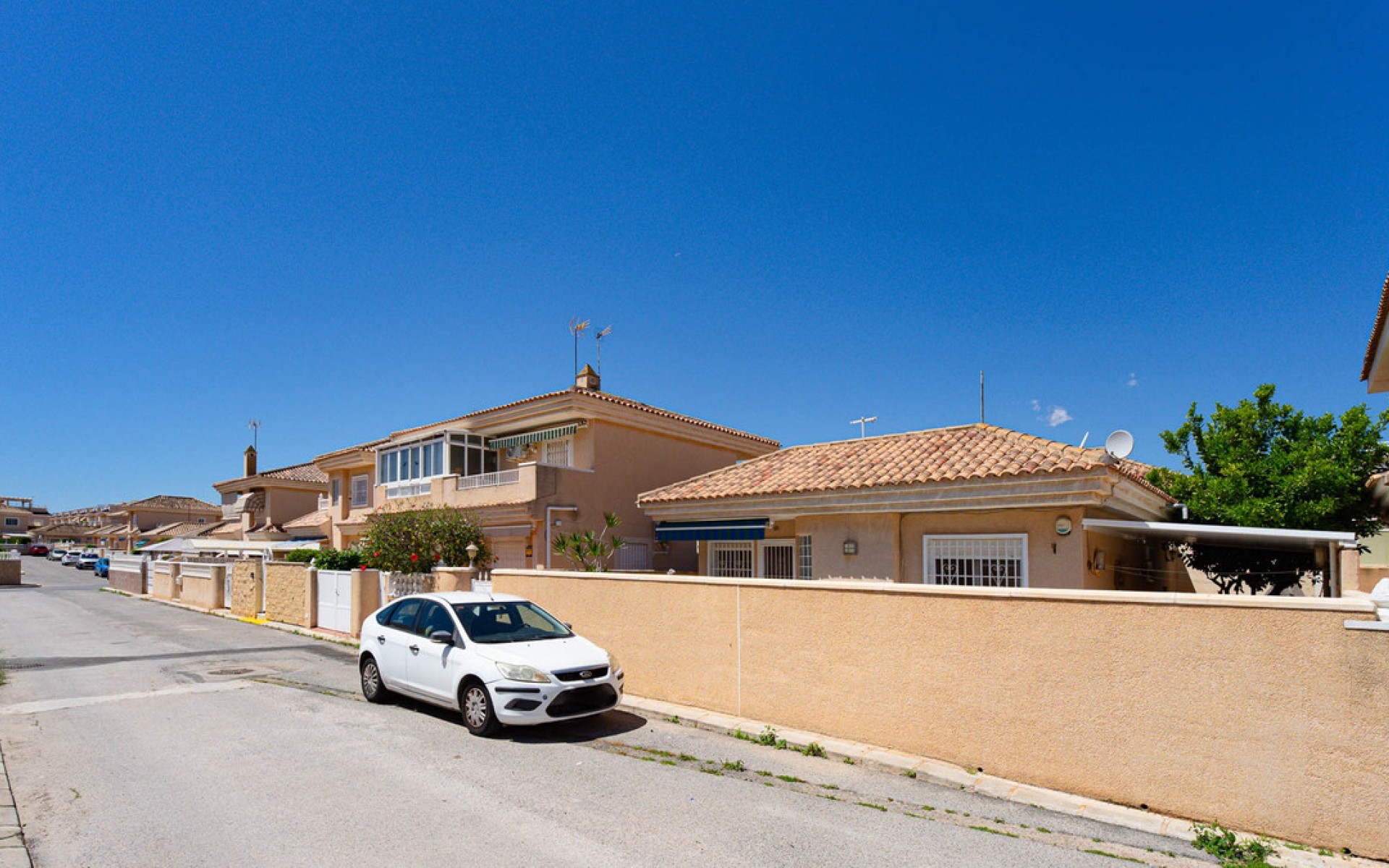 Resale - Villa - Punta Prima