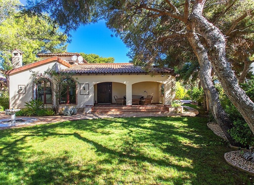 Resale - Villa - Punta Prima