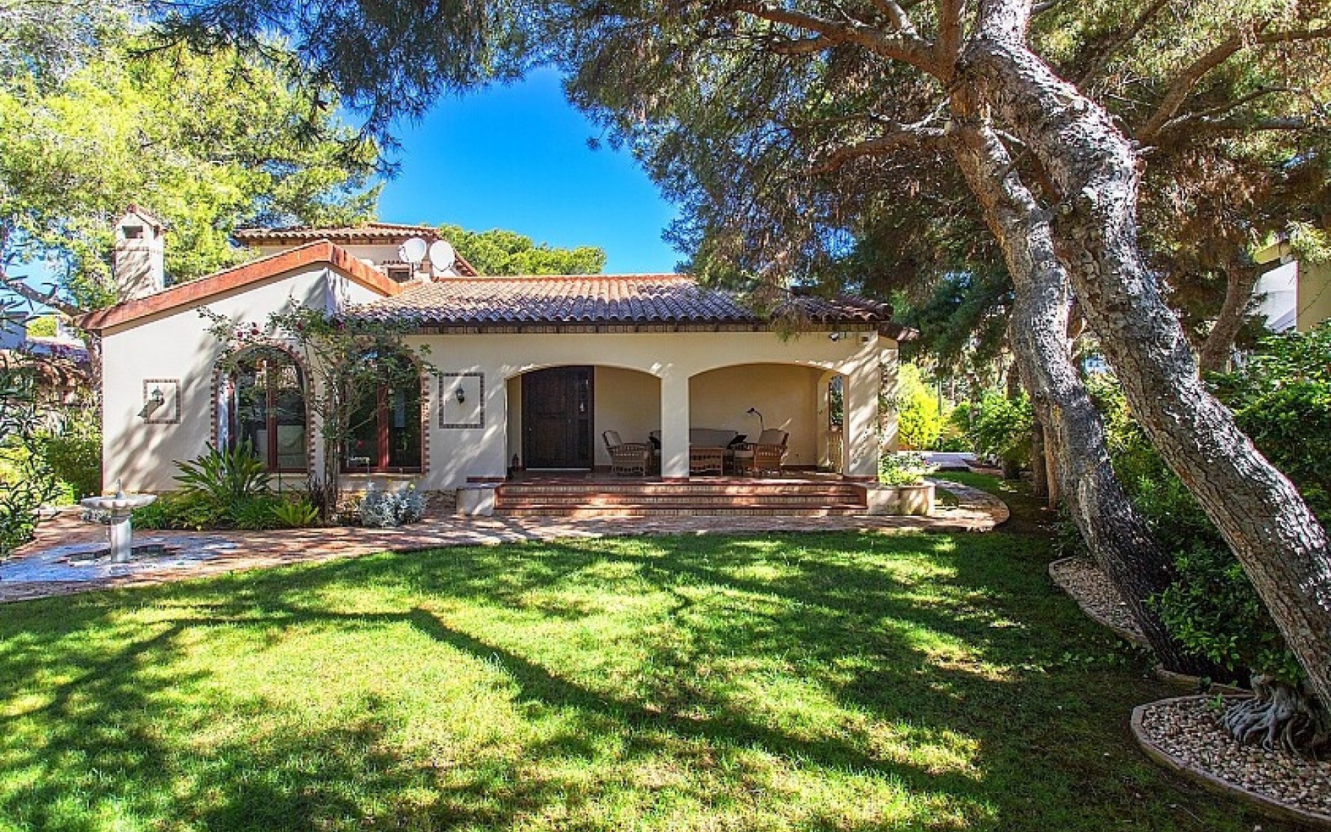 Resale - Villa - Punta Prima