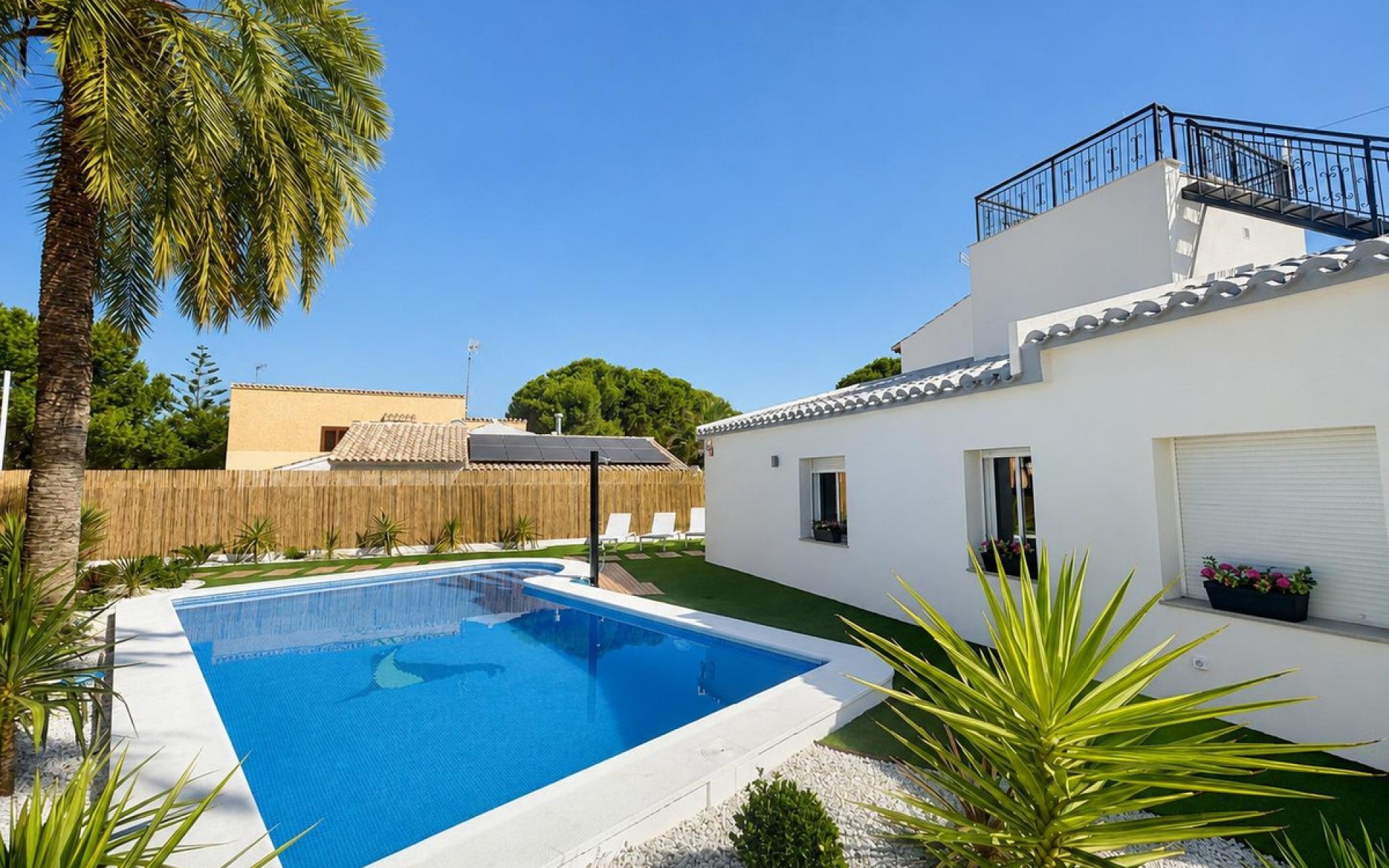 Resale - Villa - Punta Prima