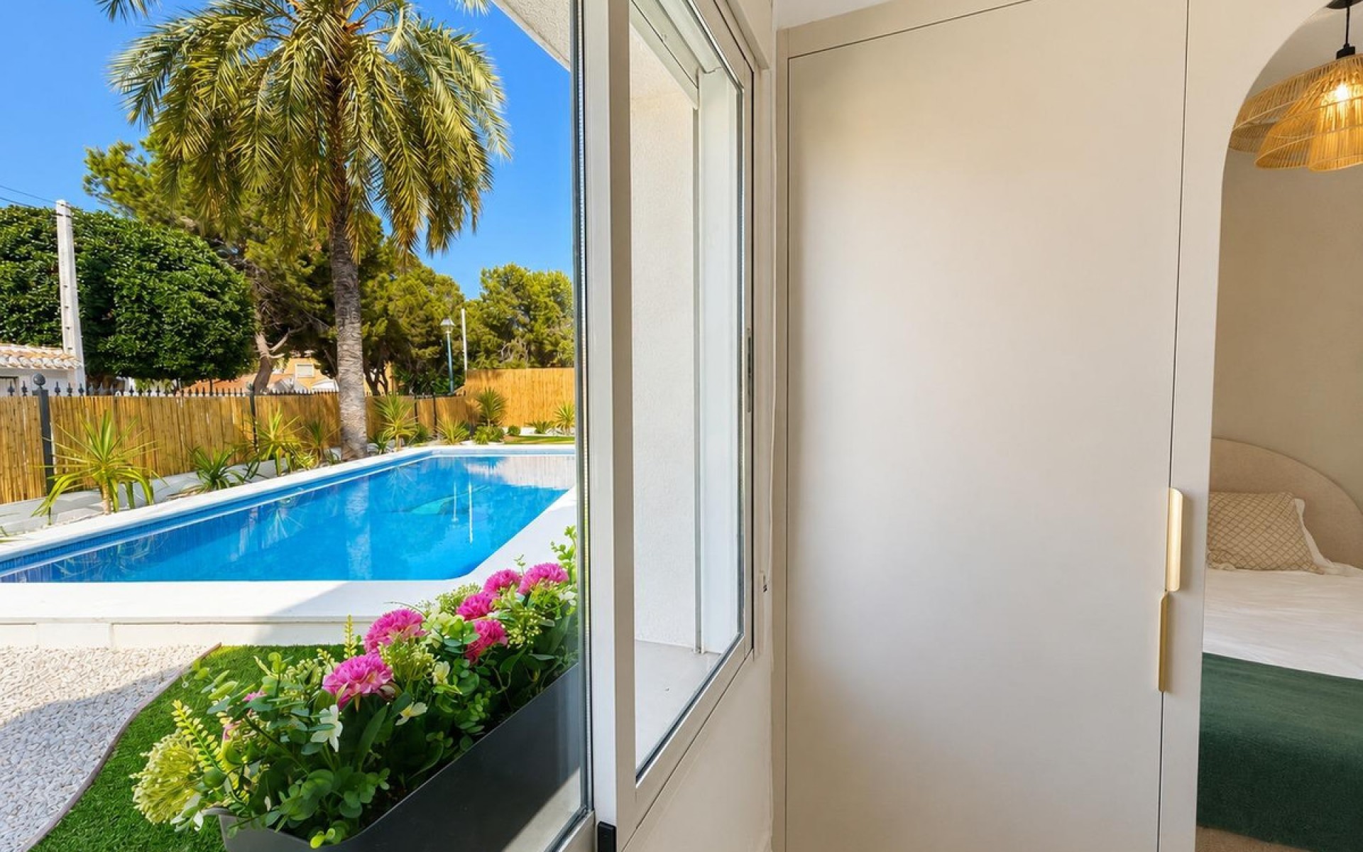 Resale - Villa - Punta Prima
