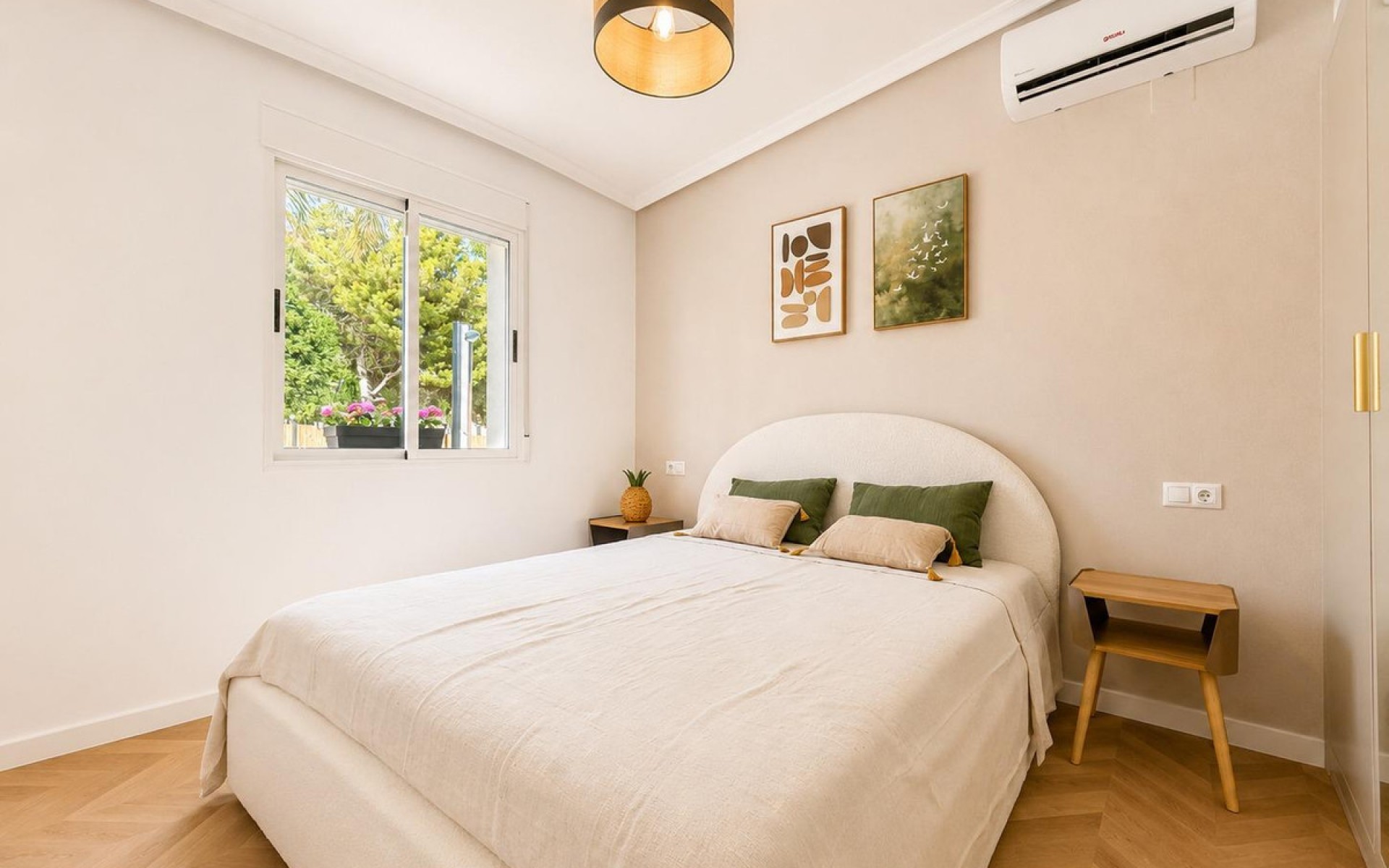 Resale - Villa - Punta Prima