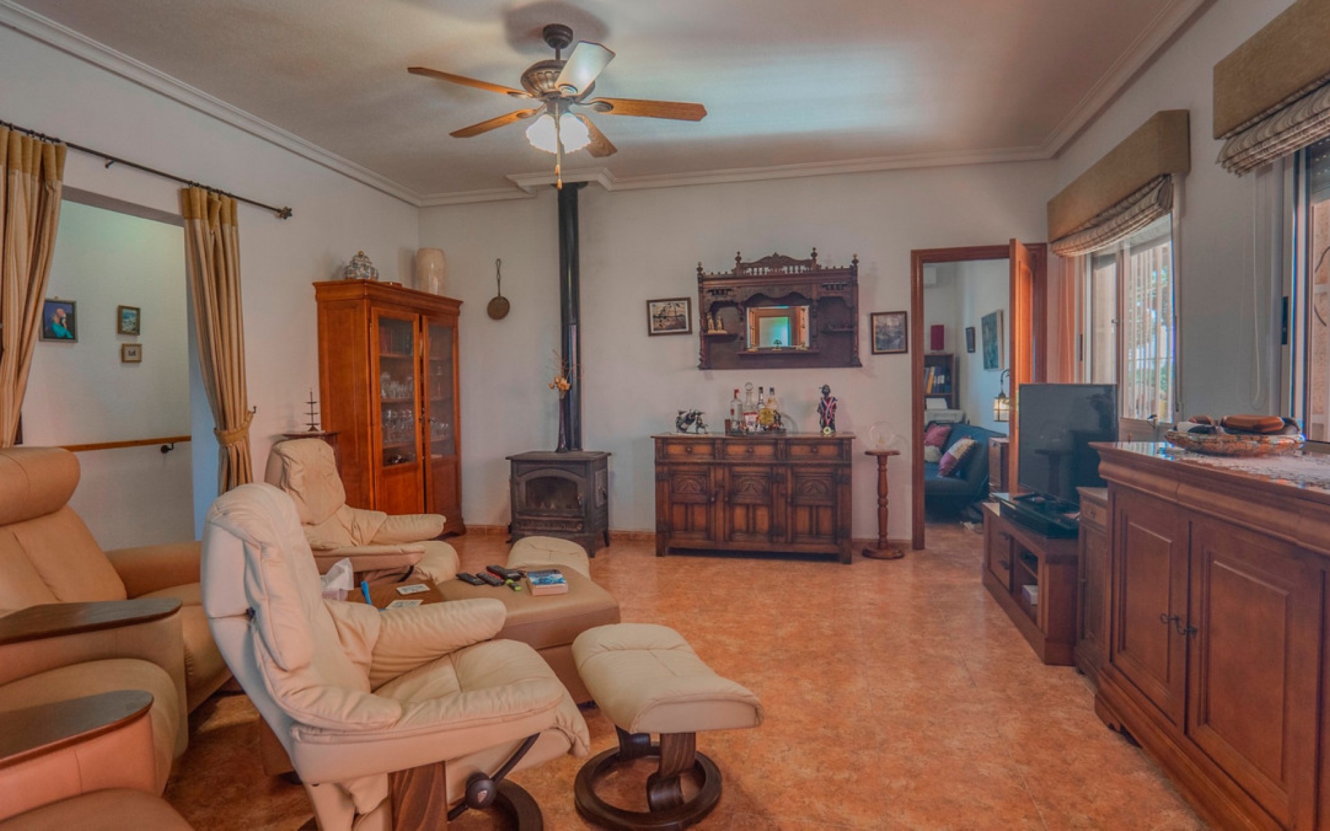 Resale - Villa - San Bartolome