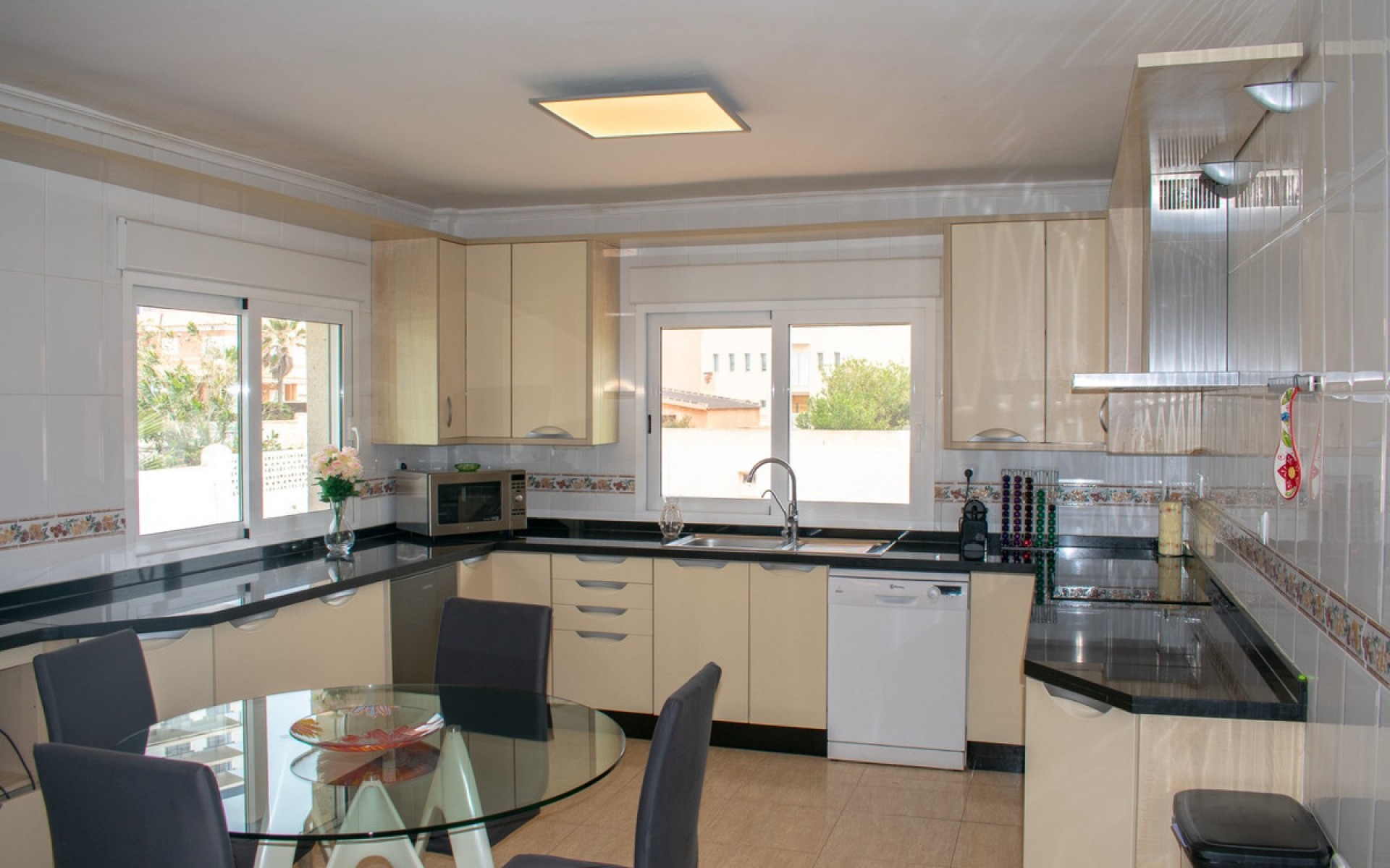 Resale - Villa - San Javier - La Manga Del Mar Menor