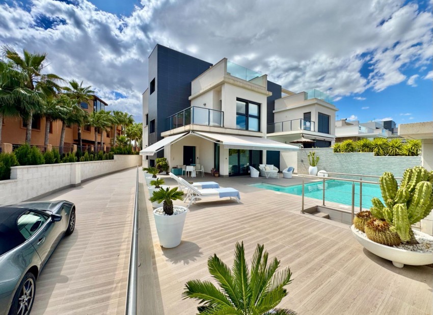 Resale - Villa - San Miguel De Salinas - San Miguel de Salinas Centro