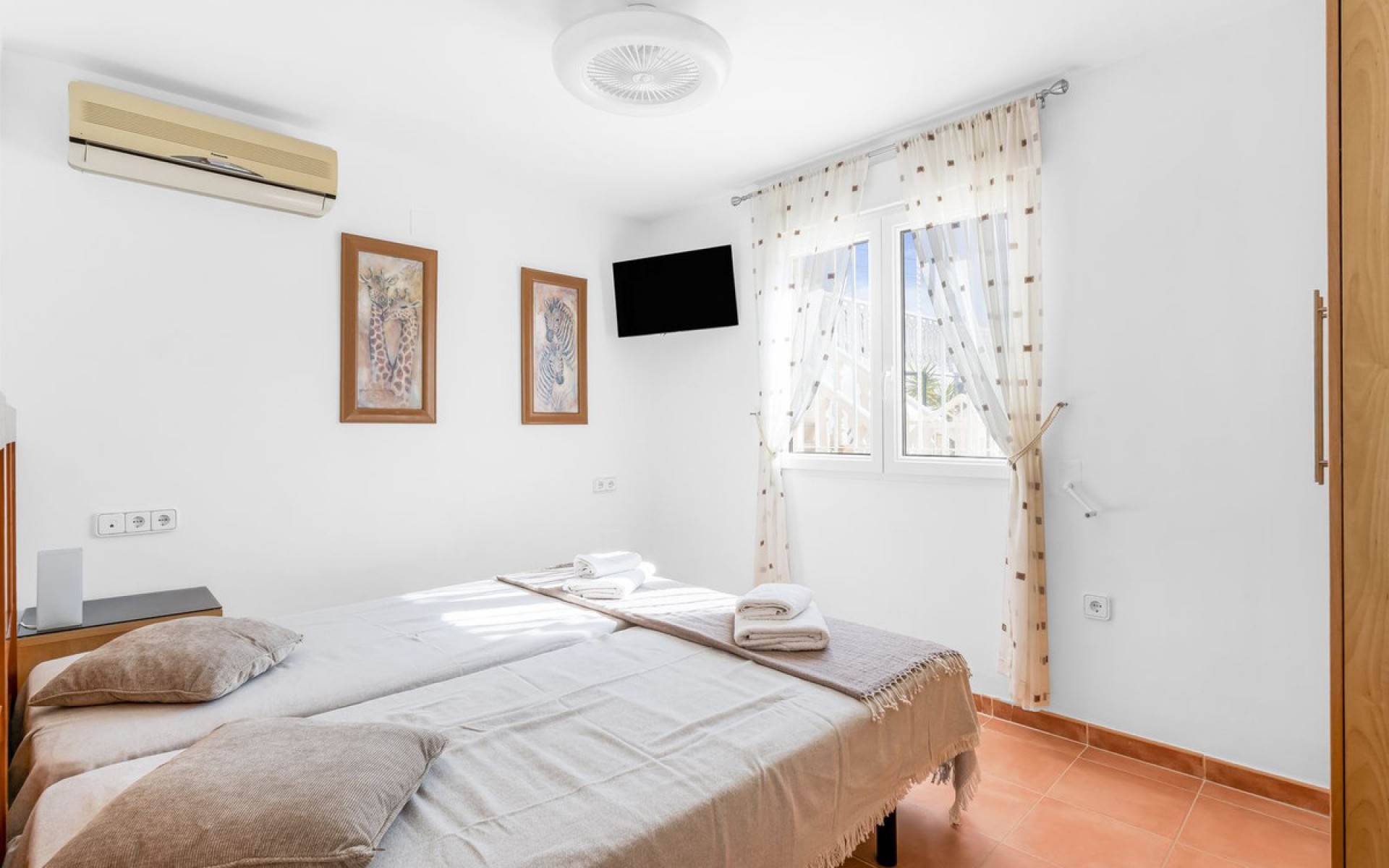 Resale - Villa - San Miguel De Salinas - San Miguel