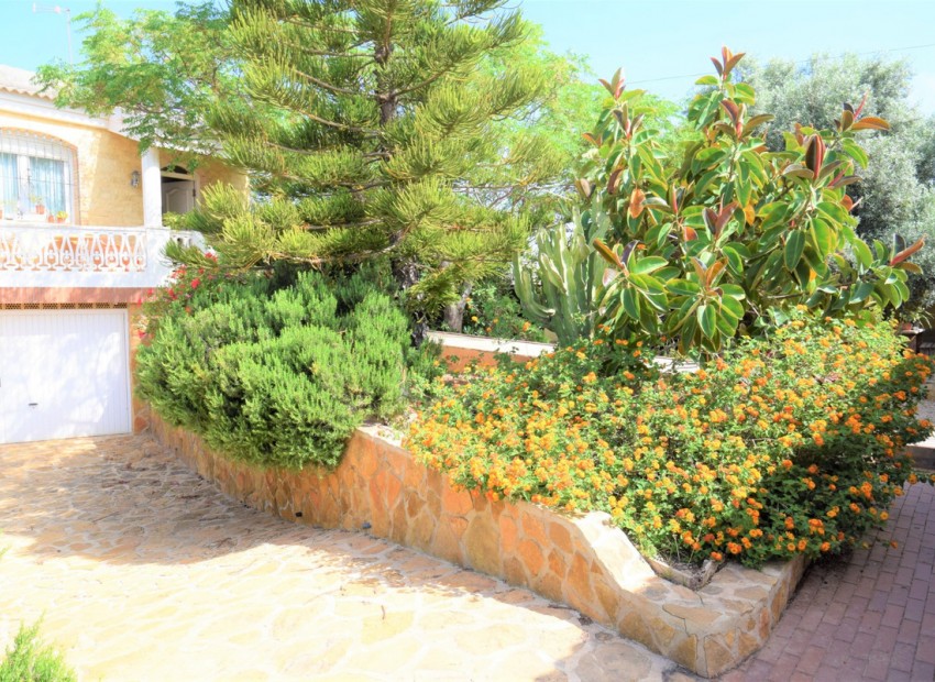 Resale - Villa - Torrevieja - Aguas Nuevas