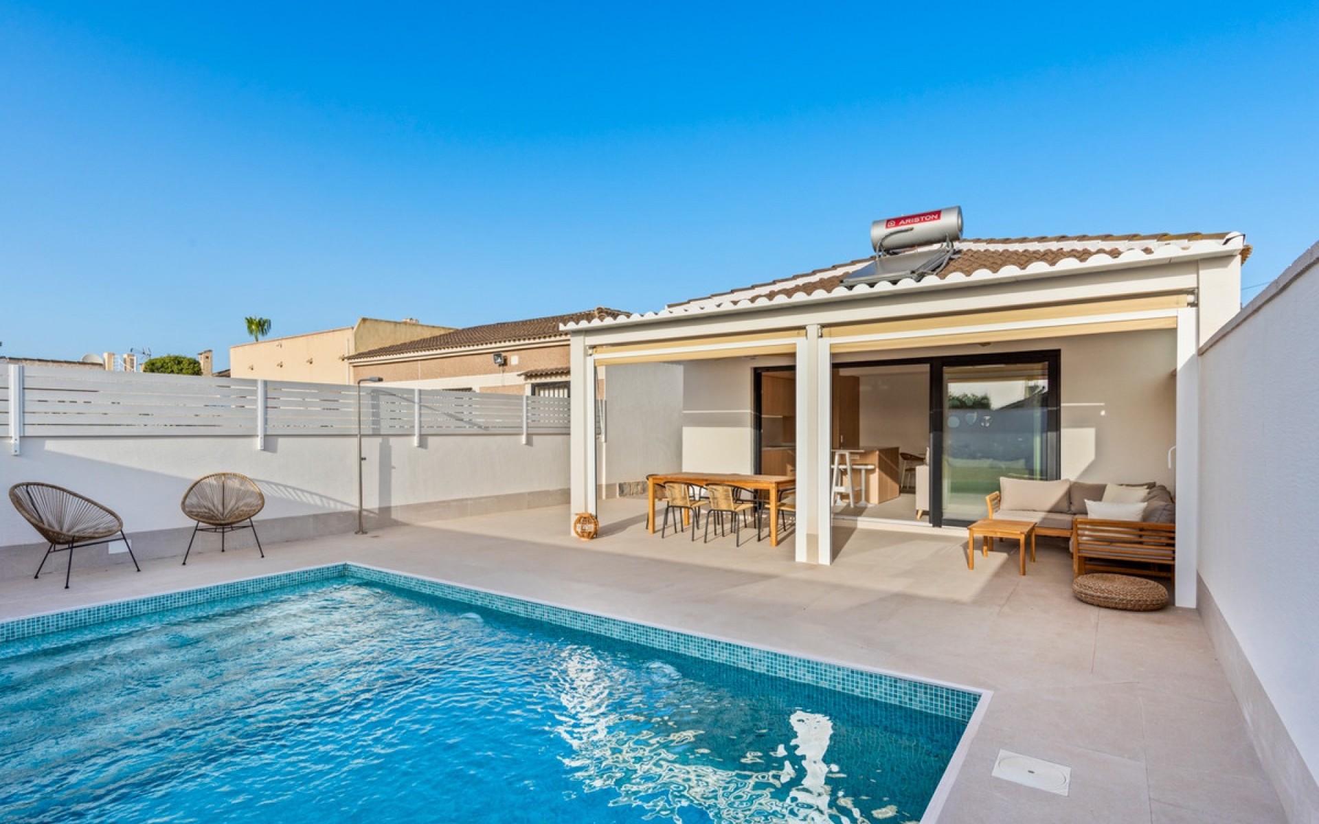 Resale - Villa - Torrevieja - El Chaparral