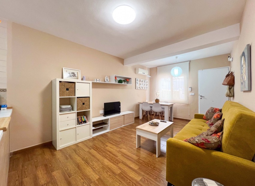 Resale - Villa - Torrevieja - La Mata