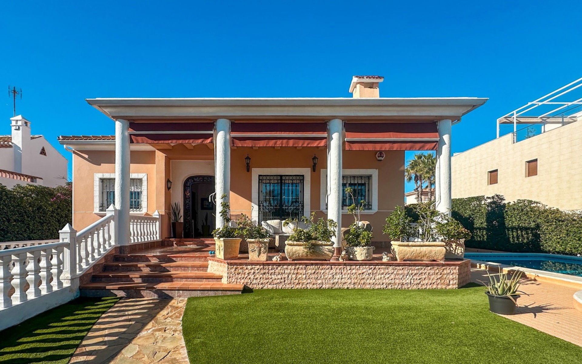 Resale - Villa - Torrevieja - La Mata