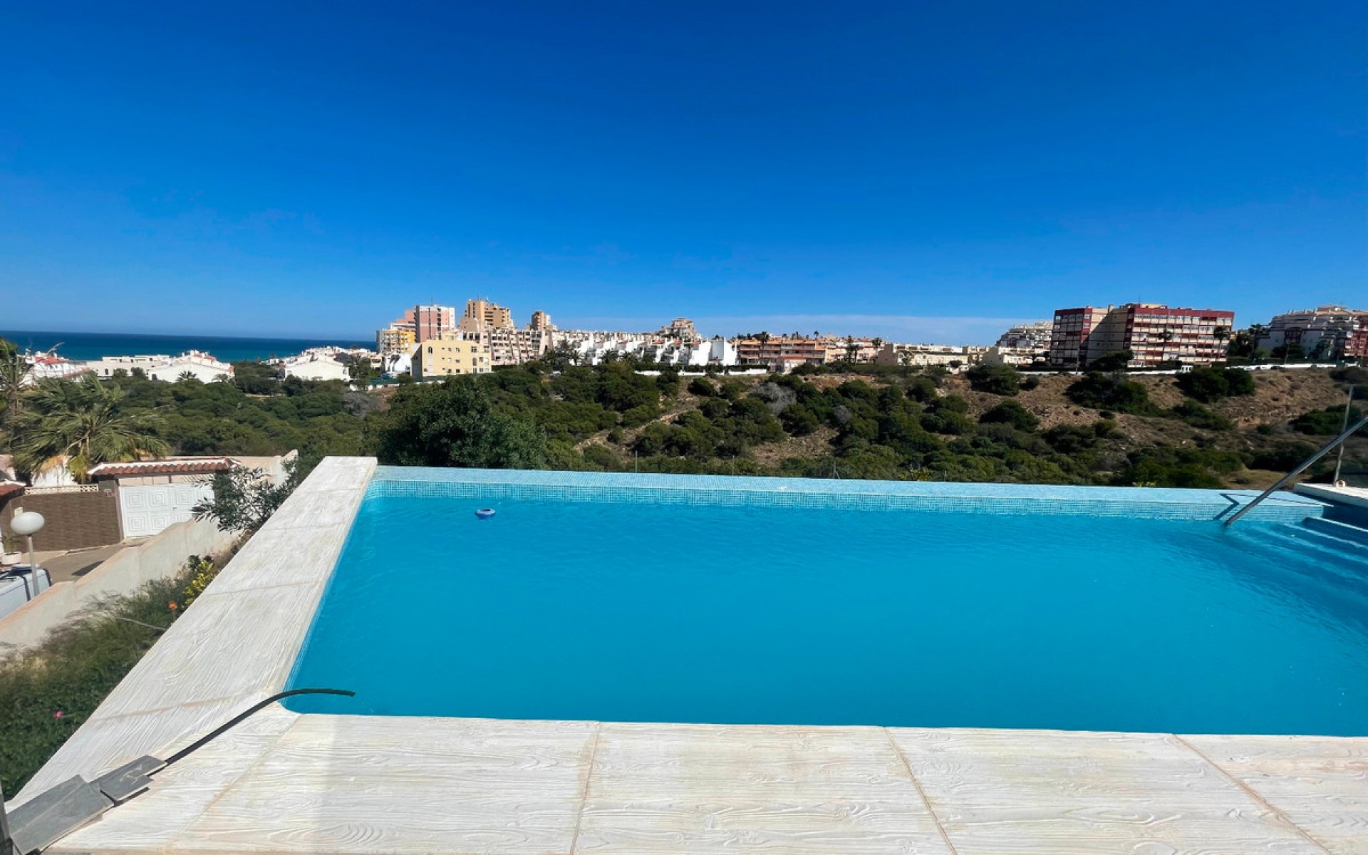 Resale - Villa - Torrevieja - La Mata