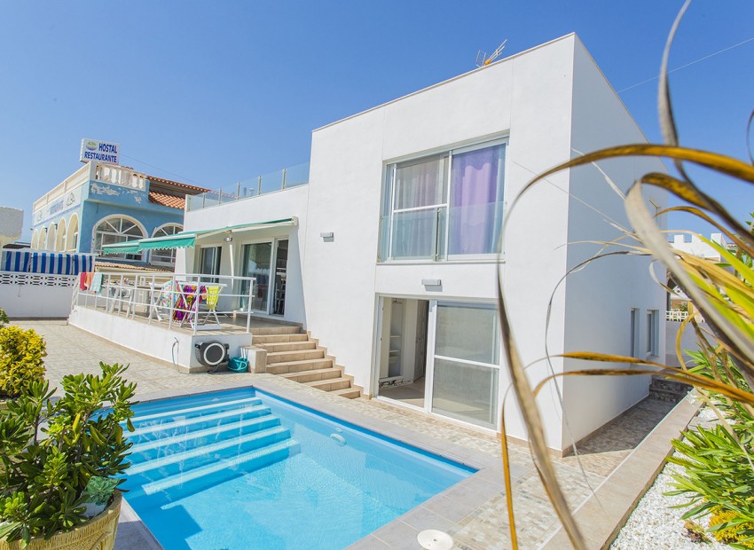 Resale - Villa - Torrevieja - La Mata