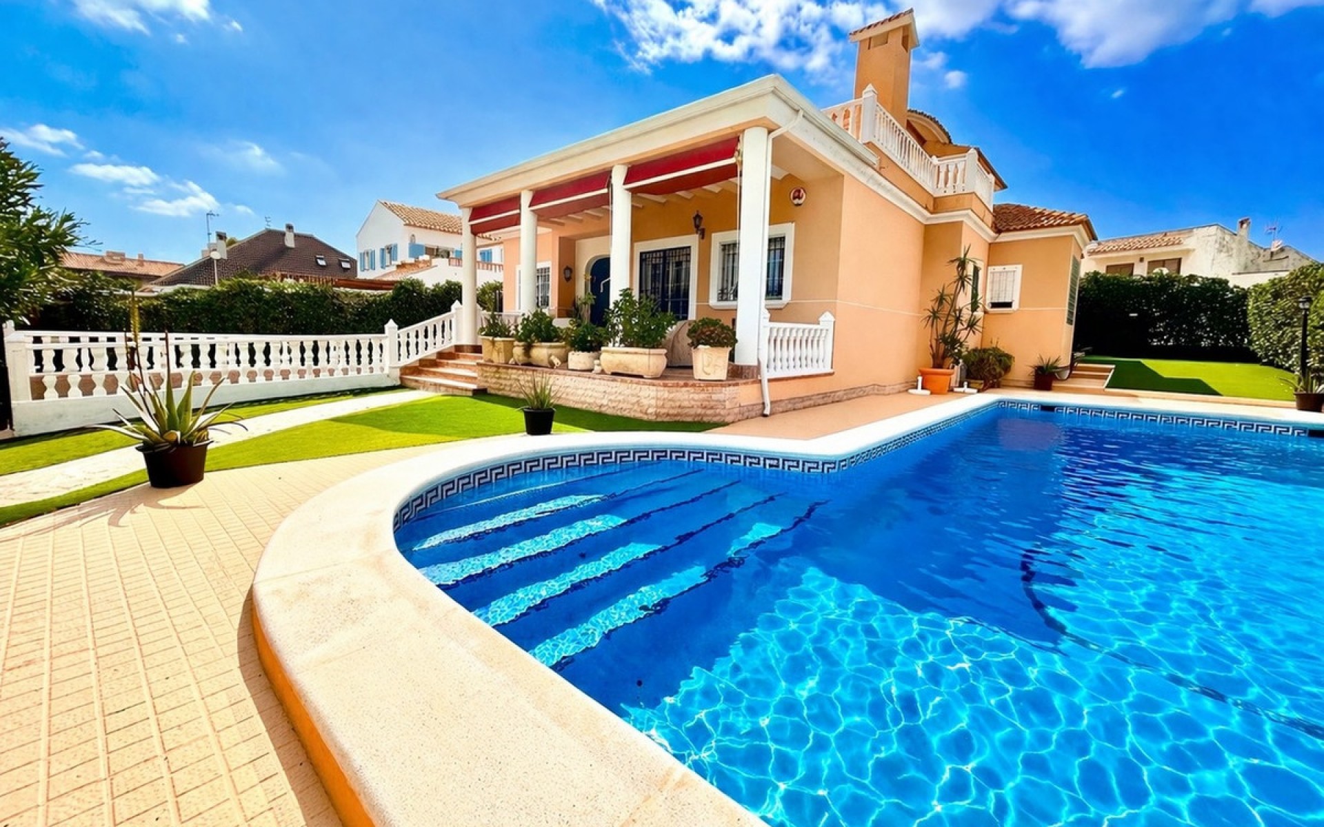 Resale - Villa - Torrevieja - La Mata