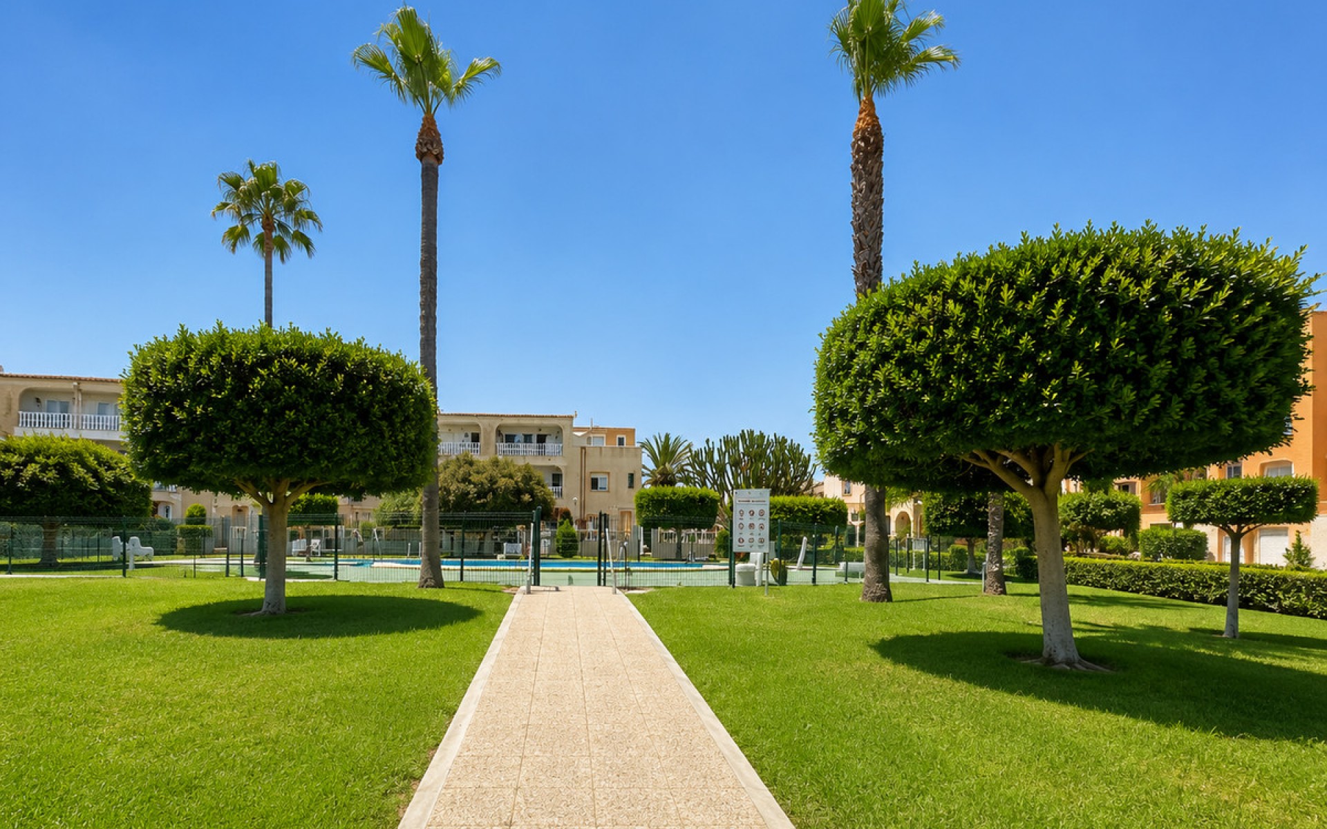Resale - Villa - Torrevieja - La Mata