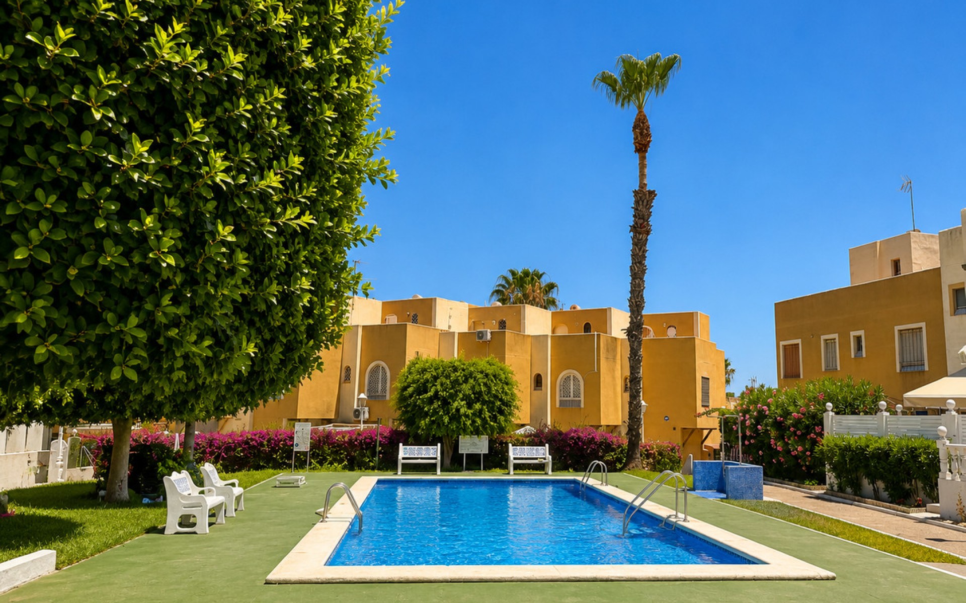 Resale - Villa - Torrevieja - La Mata