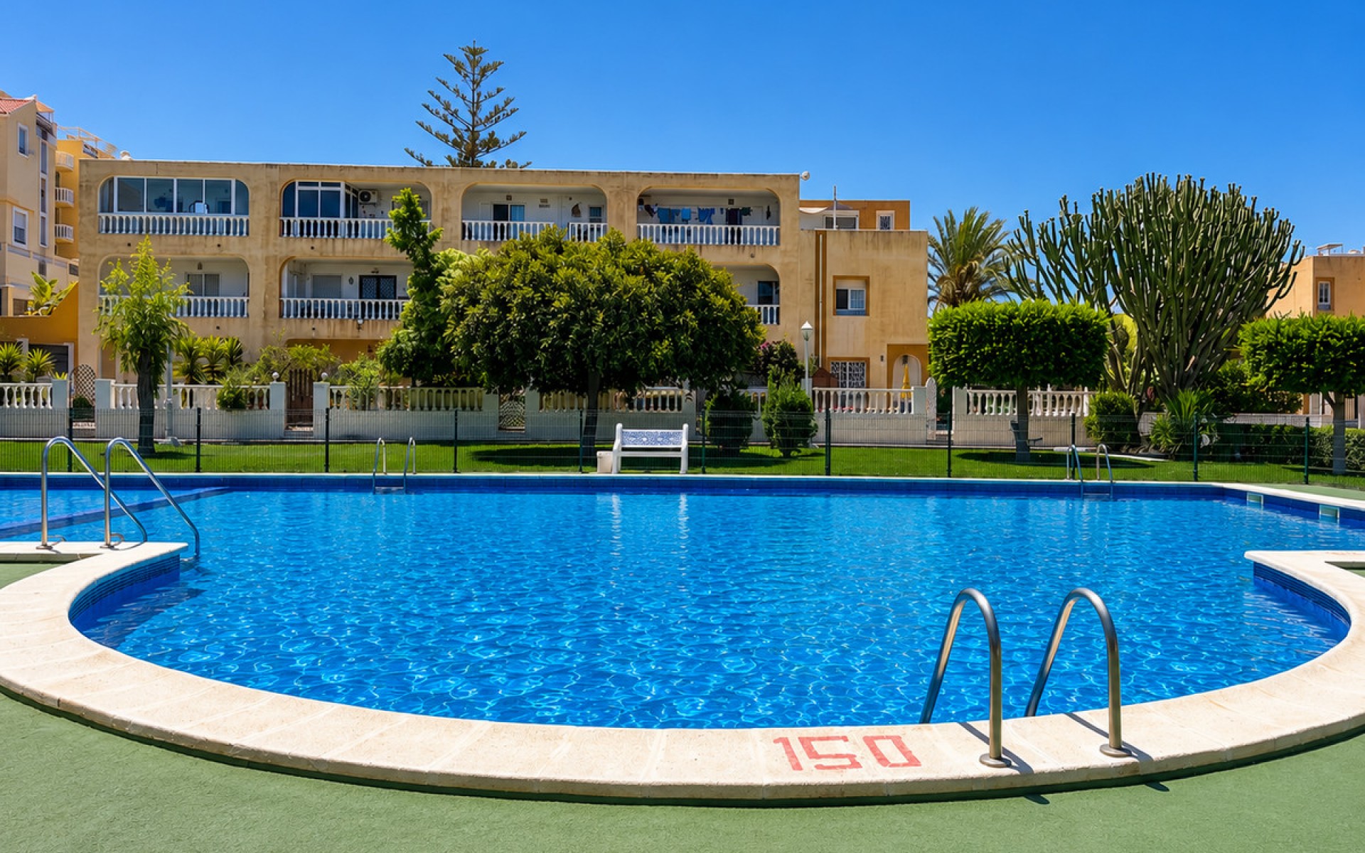 Resale - Villa - Torrevieja - La Mata