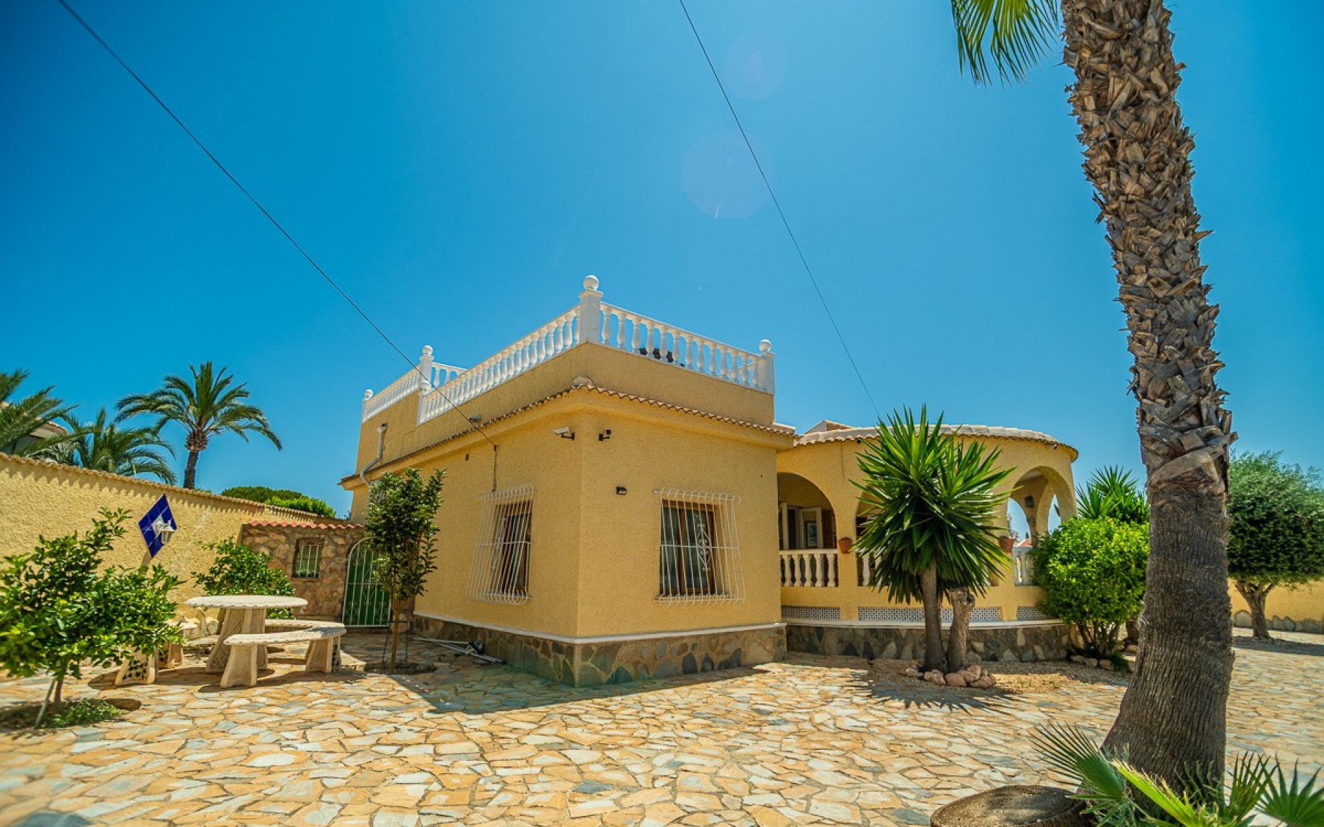Resale - Villa - Torrevieja - La Siesta