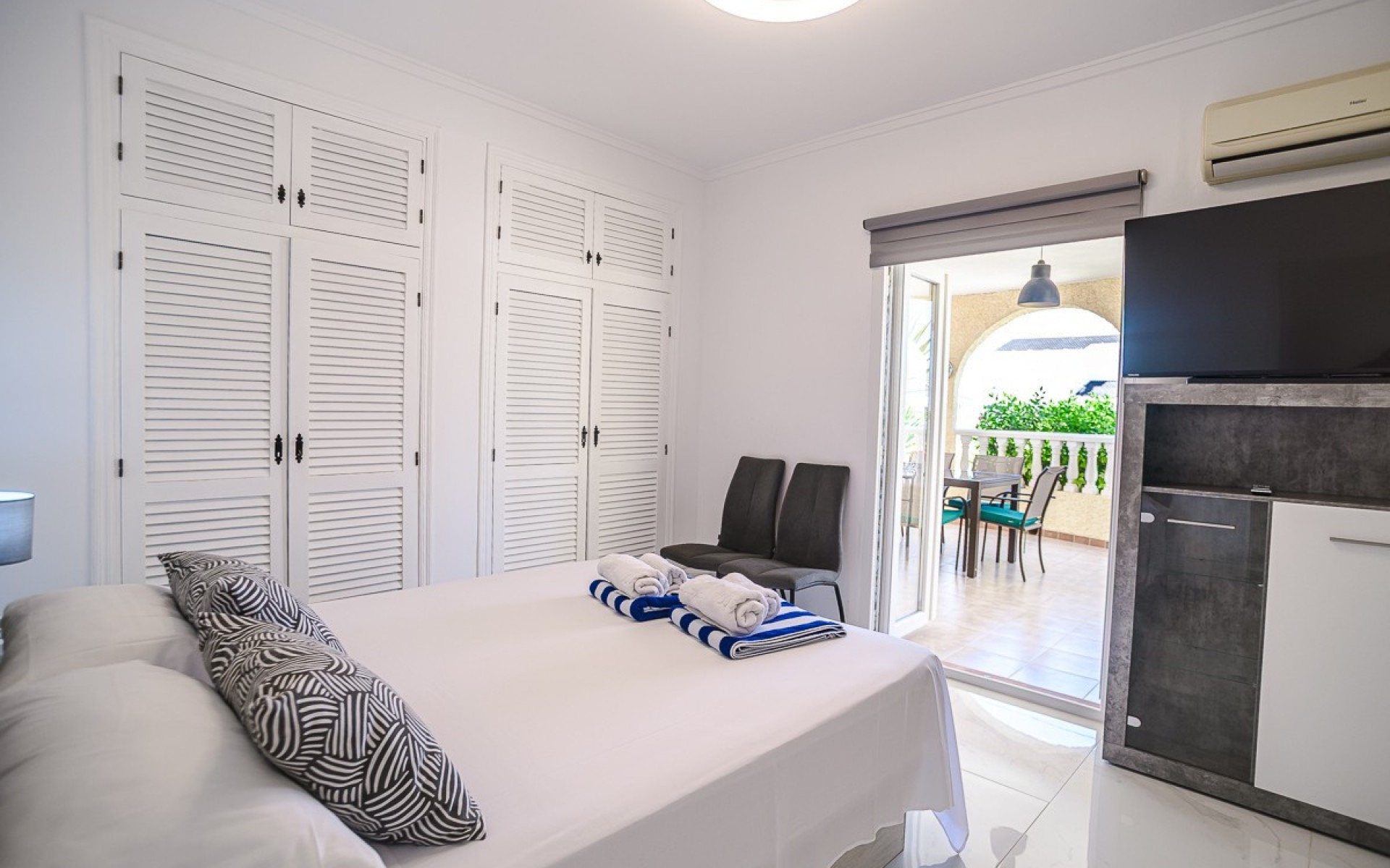 Resale - Villa - Torrevieja - La Siesta