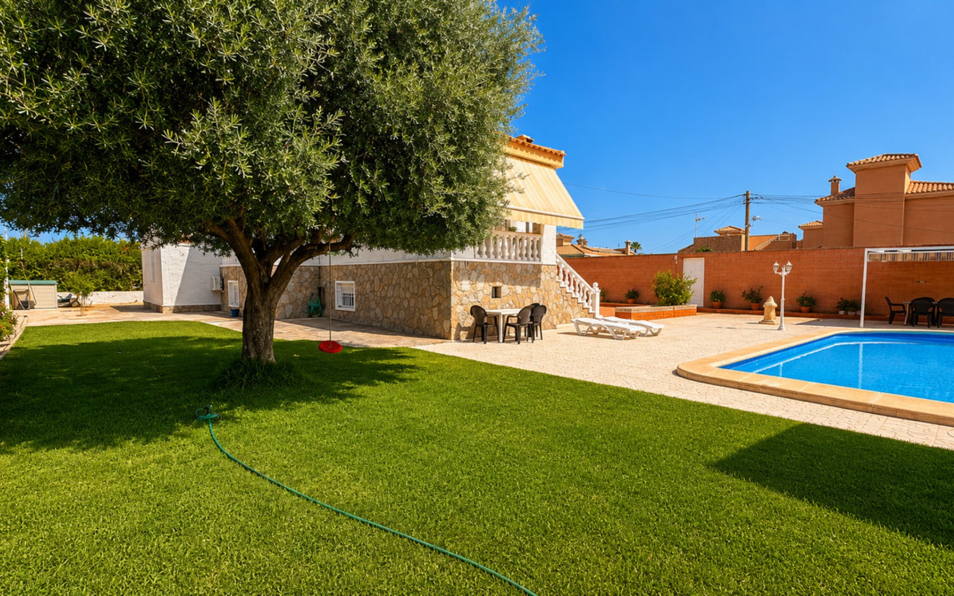 Resale - Villa - Torrevieja - La Siesta
