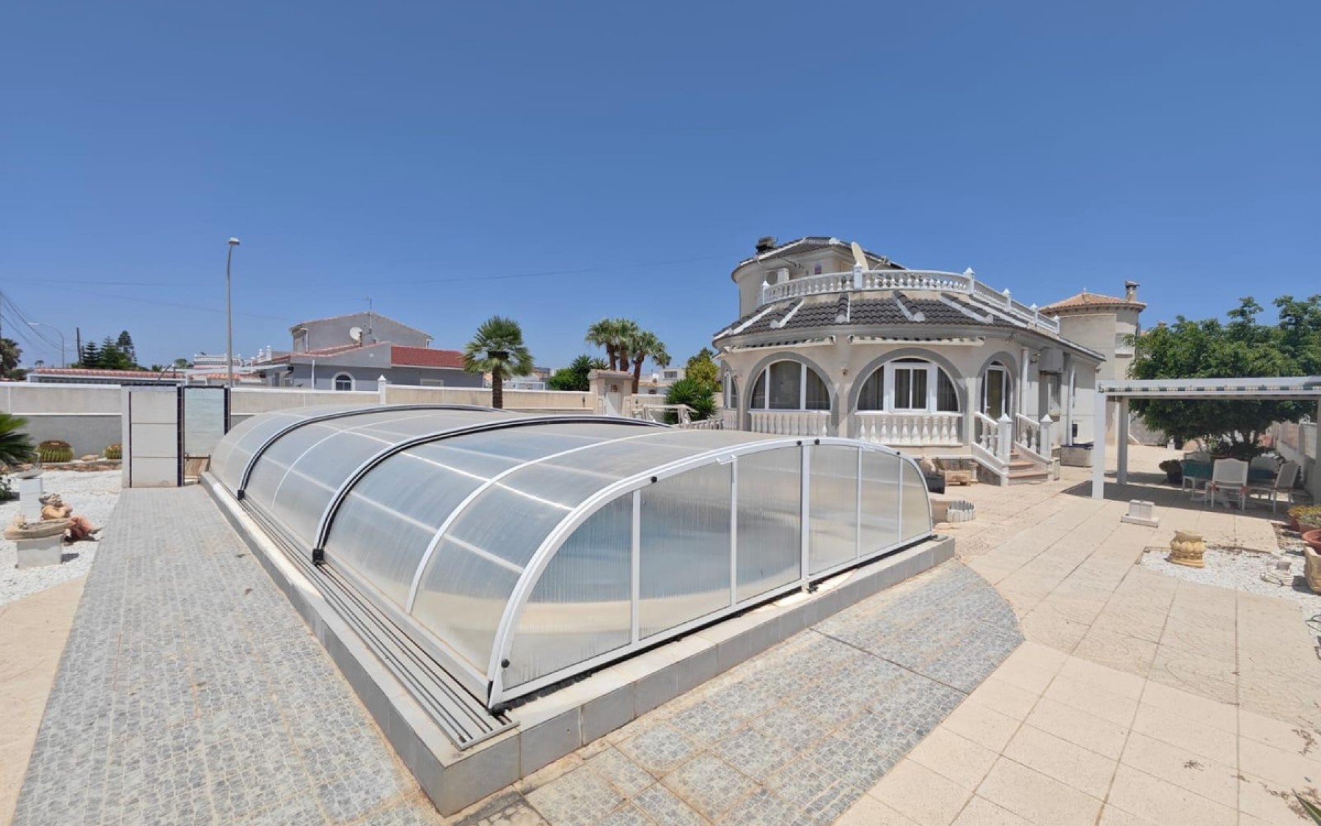Resale - Villa - Torrevieja - La Siesta