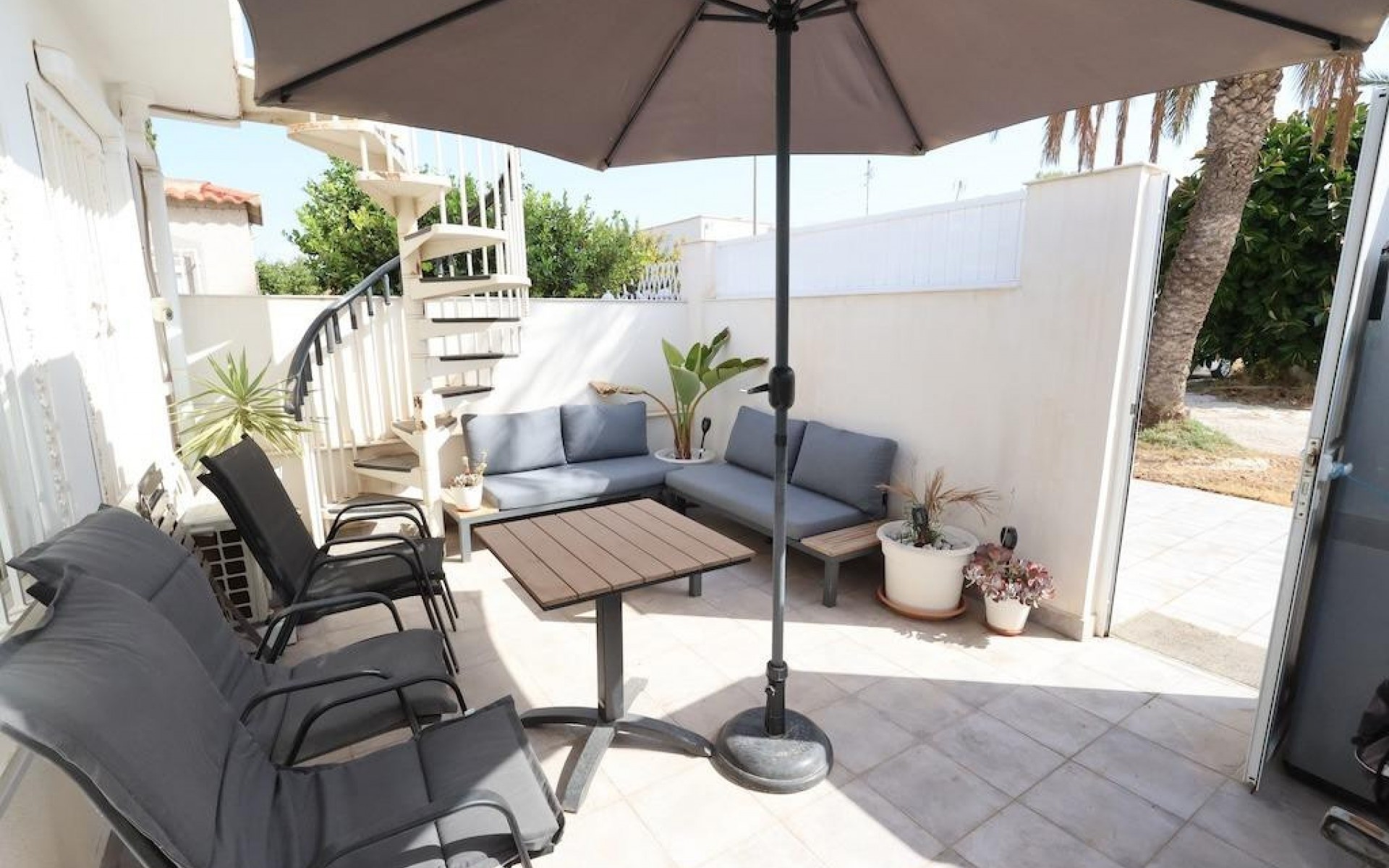 Resale - Villa - Torrevieja - La Siesta