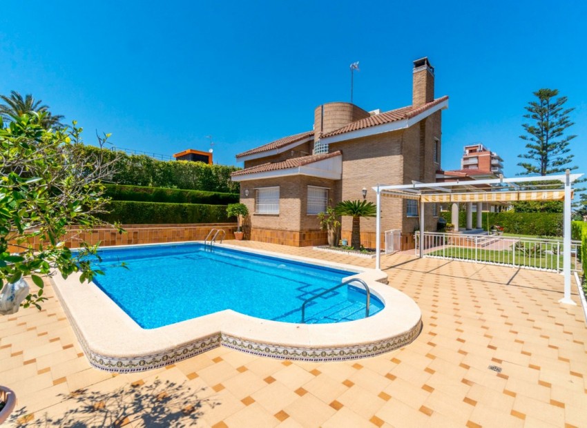 Resale - Villa - Torrevieja - La Veleta