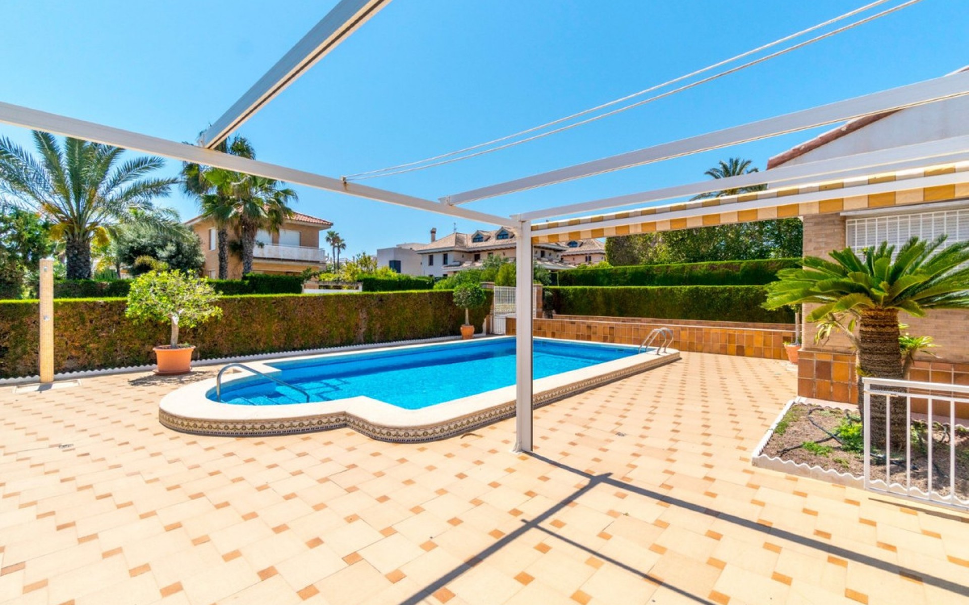 Resale - Villa - Torrevieja - La Veleta