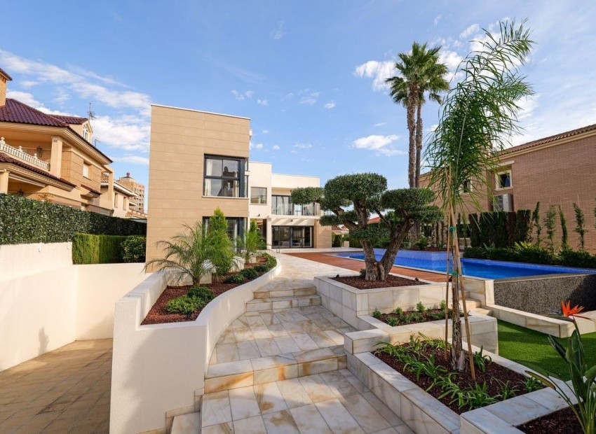 Resale - Villa - Torrevieja - La Veleta
