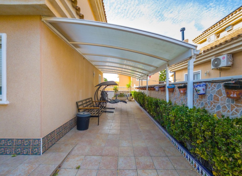 Resale - Villa - Torrevieja - Torrevieja Centro