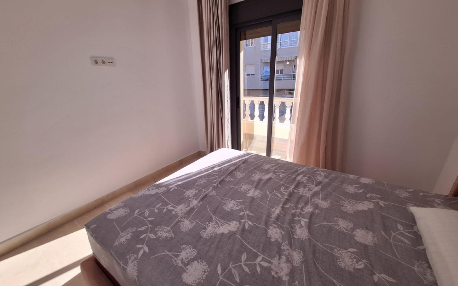 Resale - Villa - Torrevieja - Torrevieja Centro