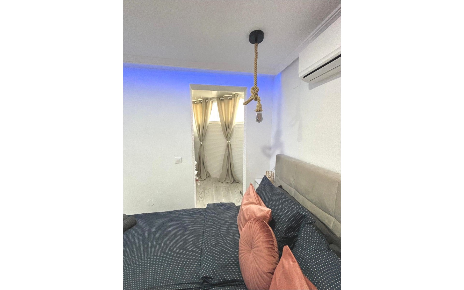 Resale - Villa - Torrevieja - Torrevieja Centro