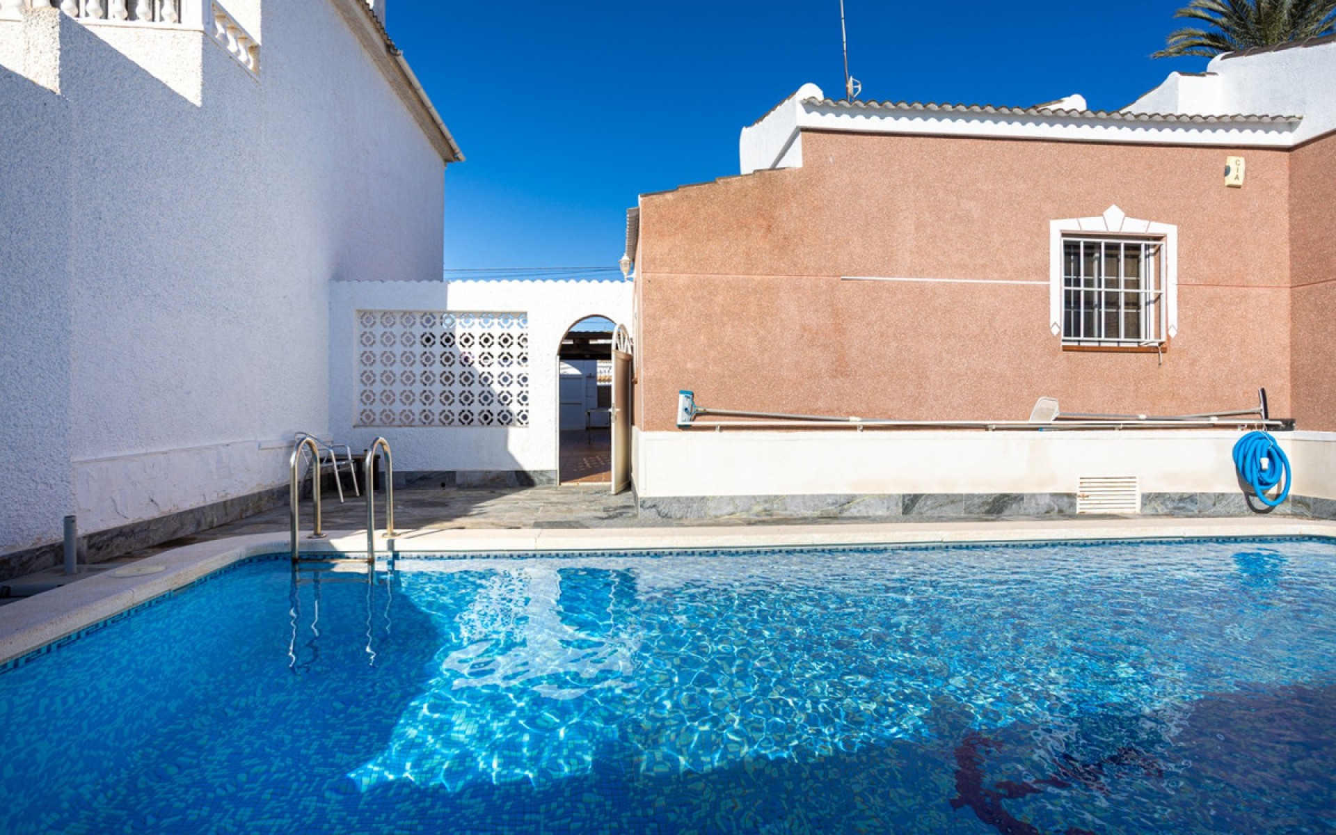 Resale - Villa - Torrevieja - Torrevieja Centro