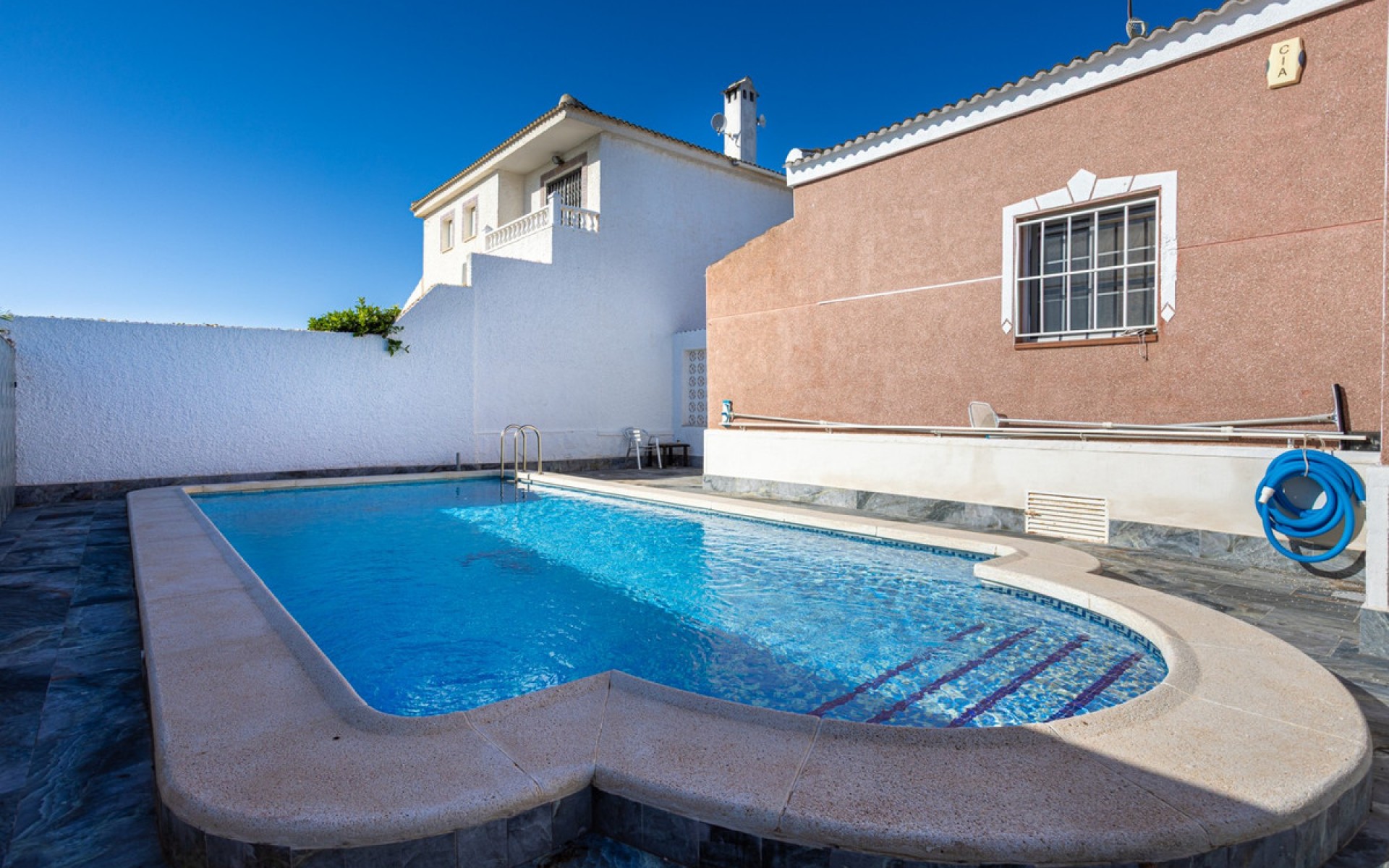 Resale - Villa - Torrevieja - Torrevieja Centro