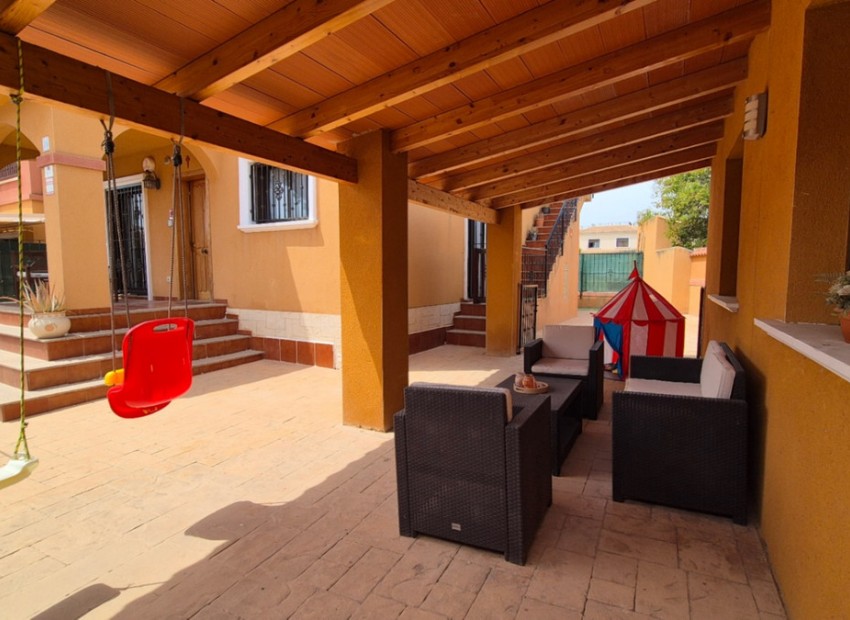 Resale - Villa - Torrevieja - Torrevieja Centro