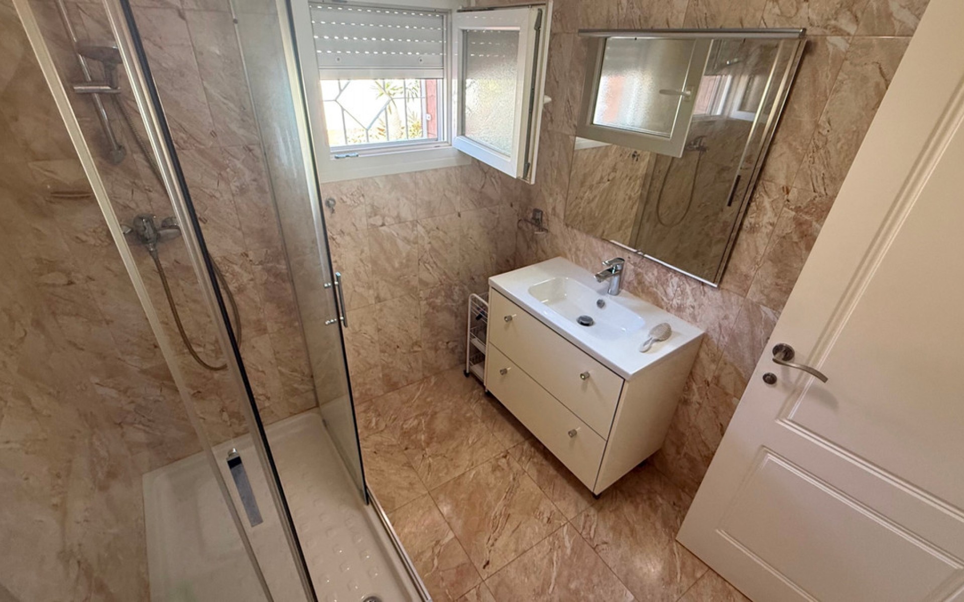 Resale - Villa - Torrevieja - Torrevieja Centro