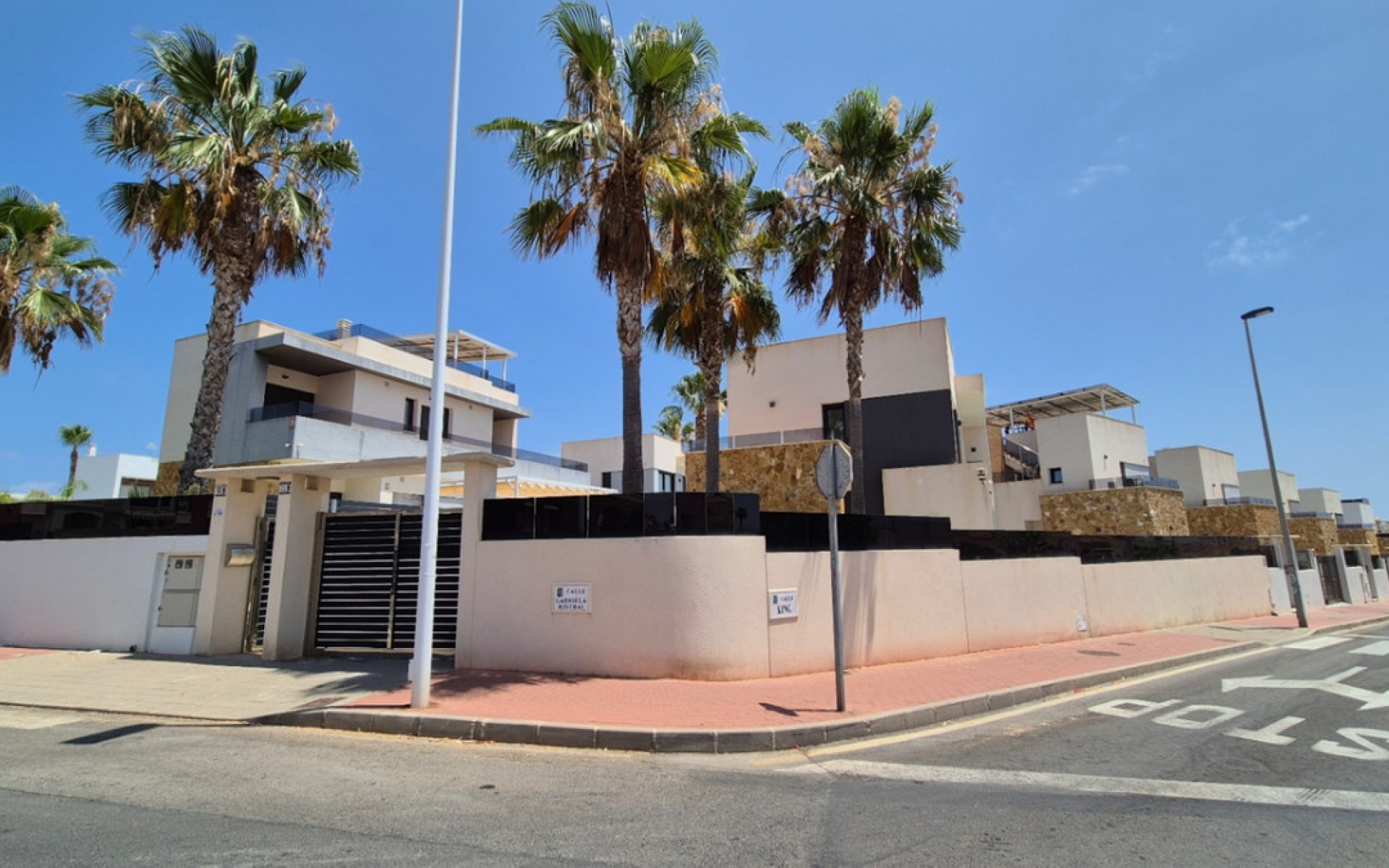 Resale - Villa - Torrevieja - Torrevieja Centro