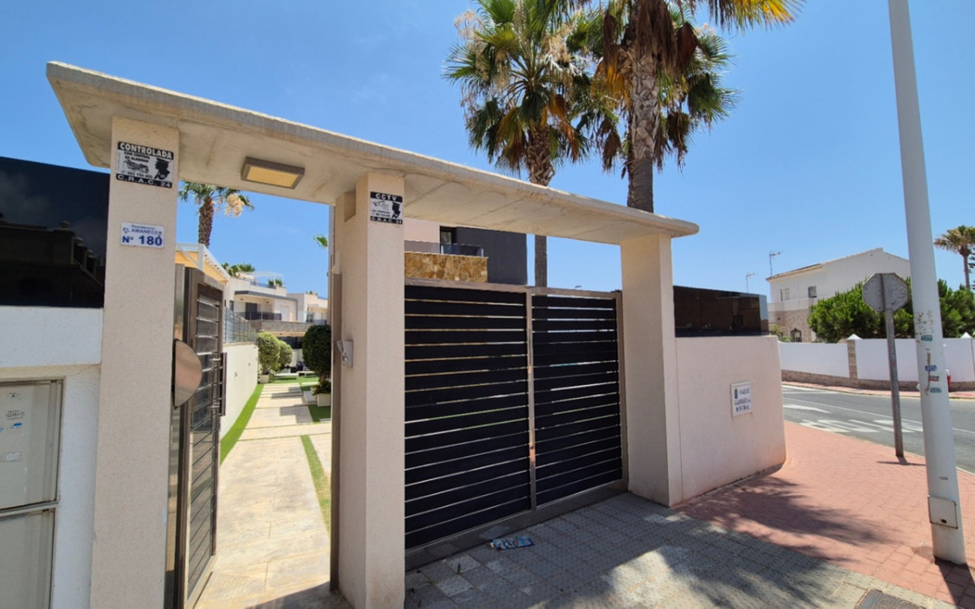 Resale - Villa - Torrevieja - Torrevieja Centro