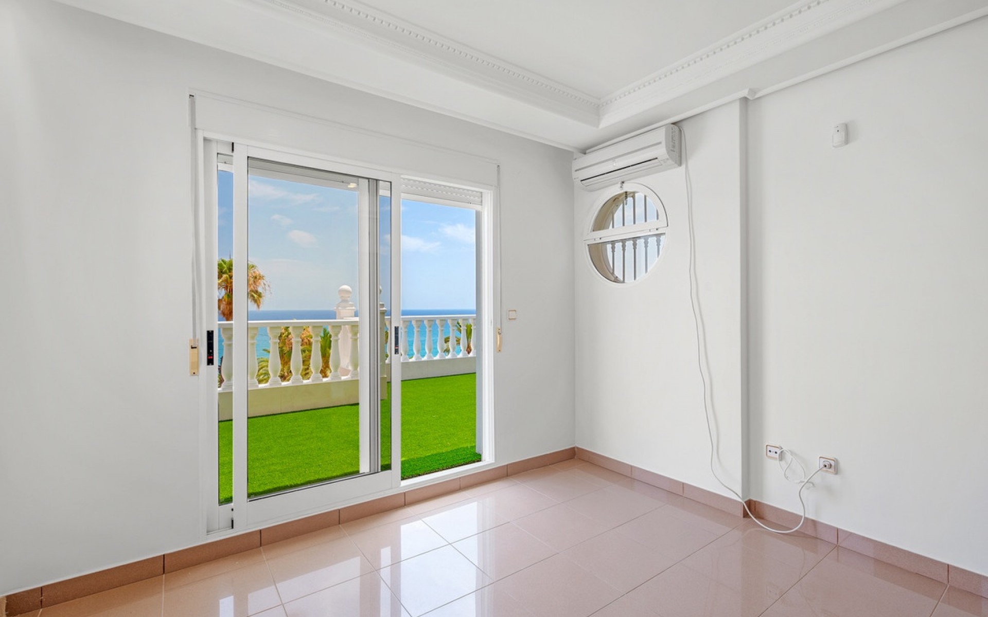 Resale - Villa - Torrevieja - Torrevieja Centro