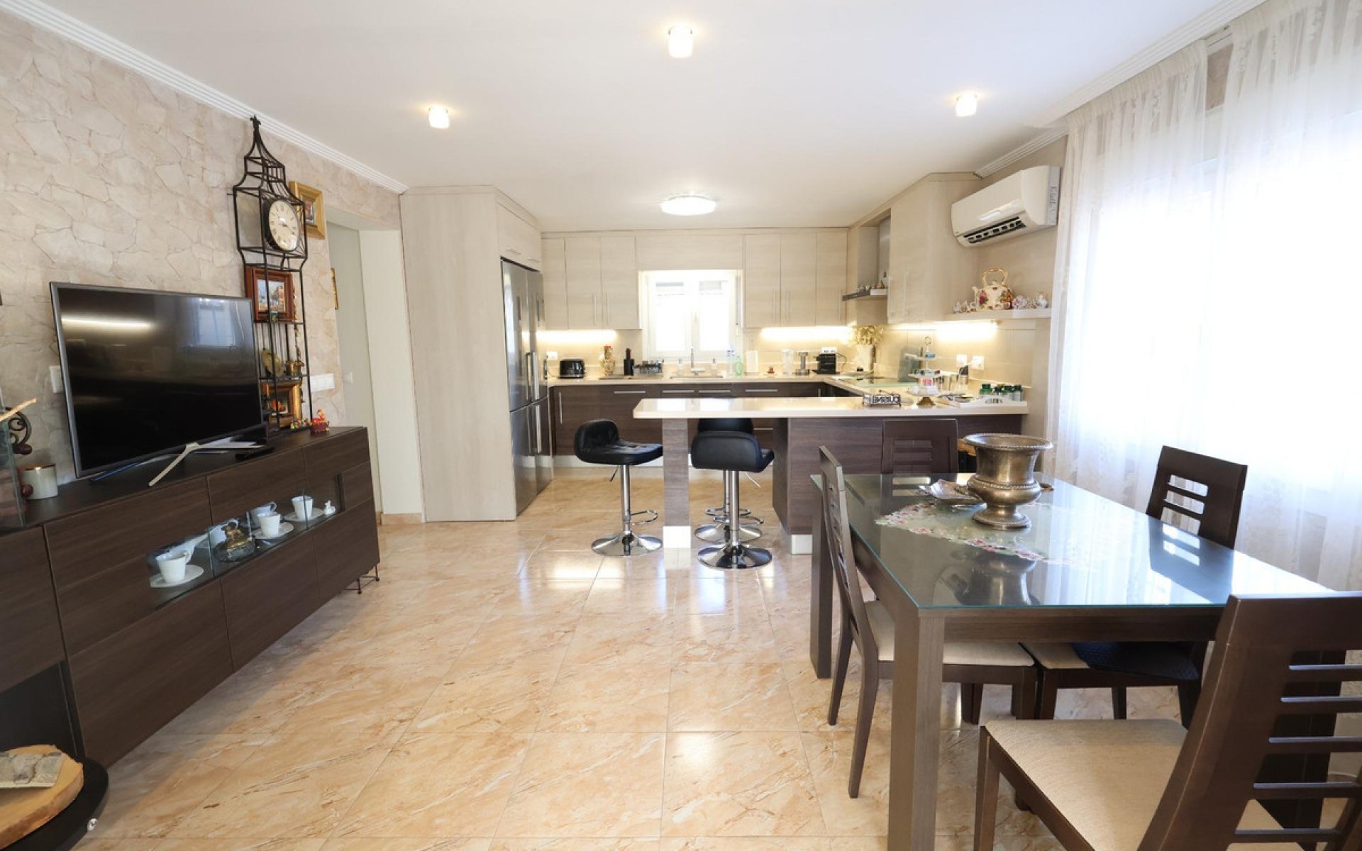 Resale - Villa - Torrevieja - Torrevieja Centro